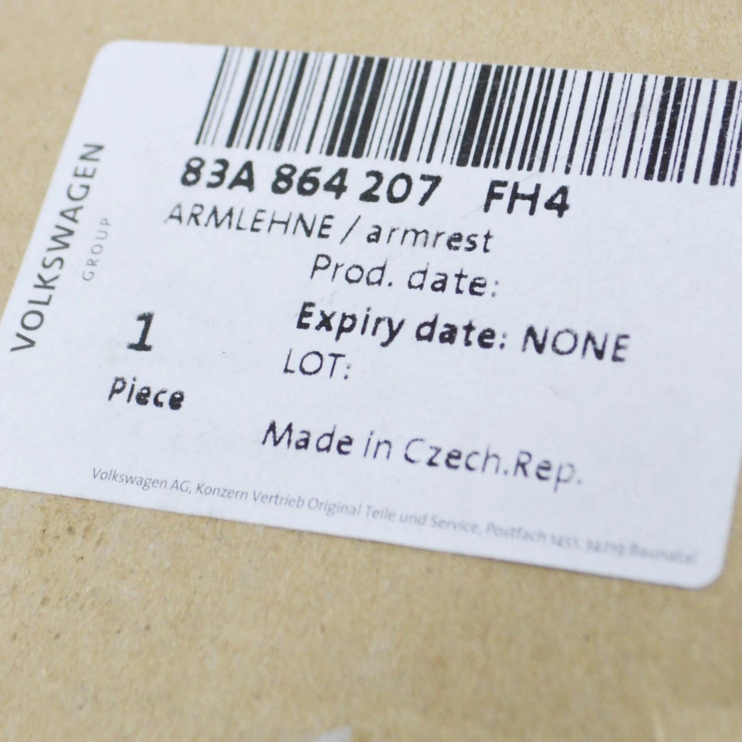 NEW AUDI Q3 F3 SPORTBACK FRONT MIDDLE ARMREST 83A864207FH4 ORIGINAL