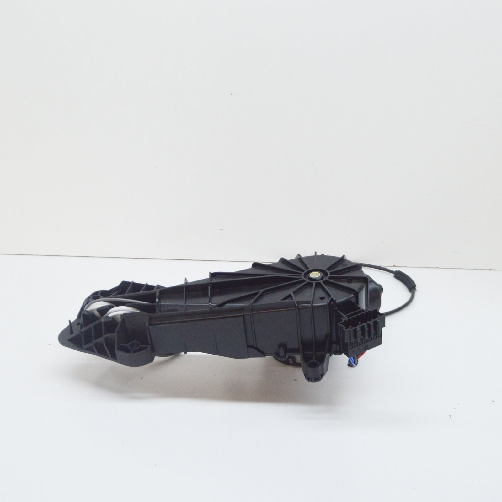 new mercedes-benz vito w447 rear right door actuation a4477603300 original