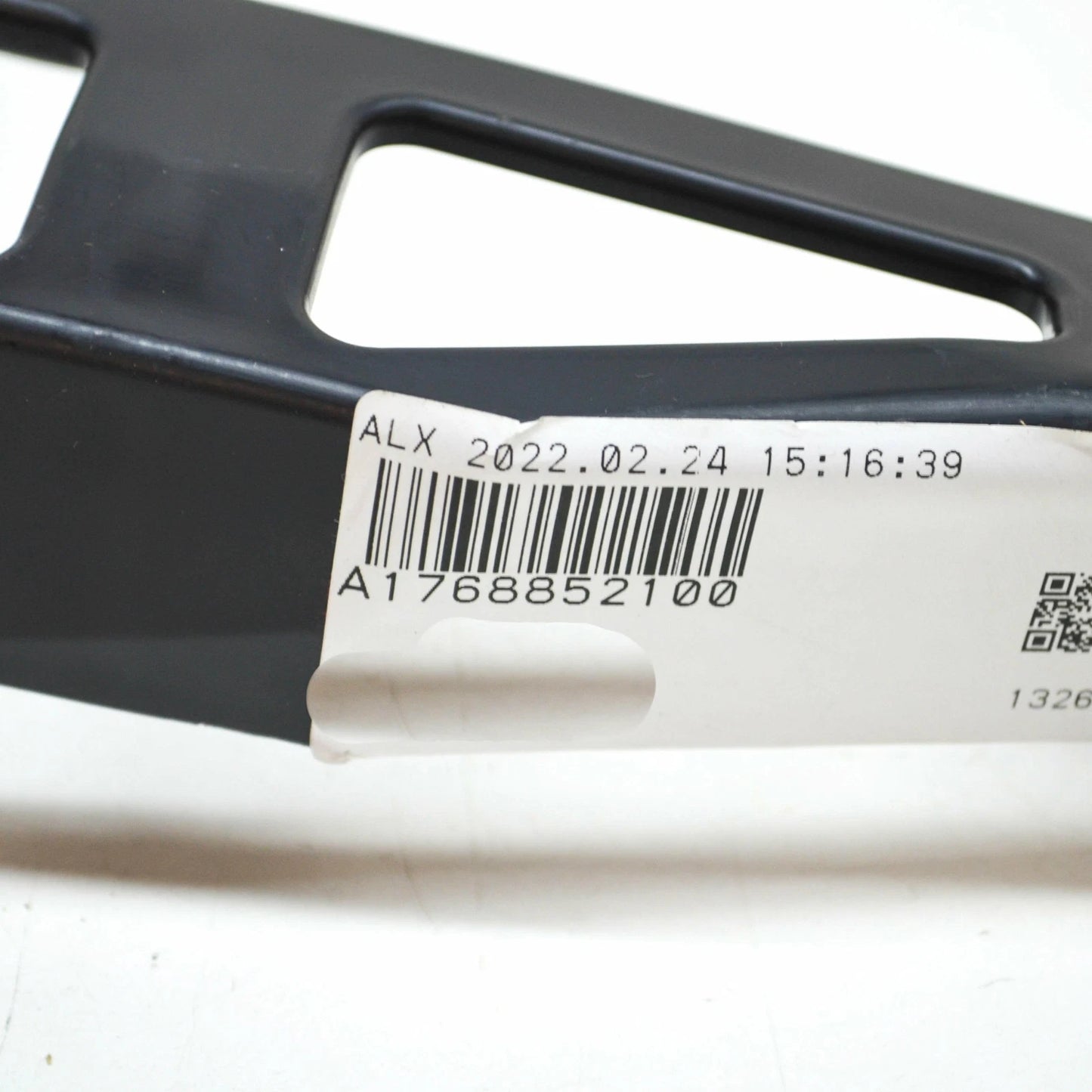 NEW MB A W176 FRONT BUMPER LEFT SIDE BRACKET A176885210064