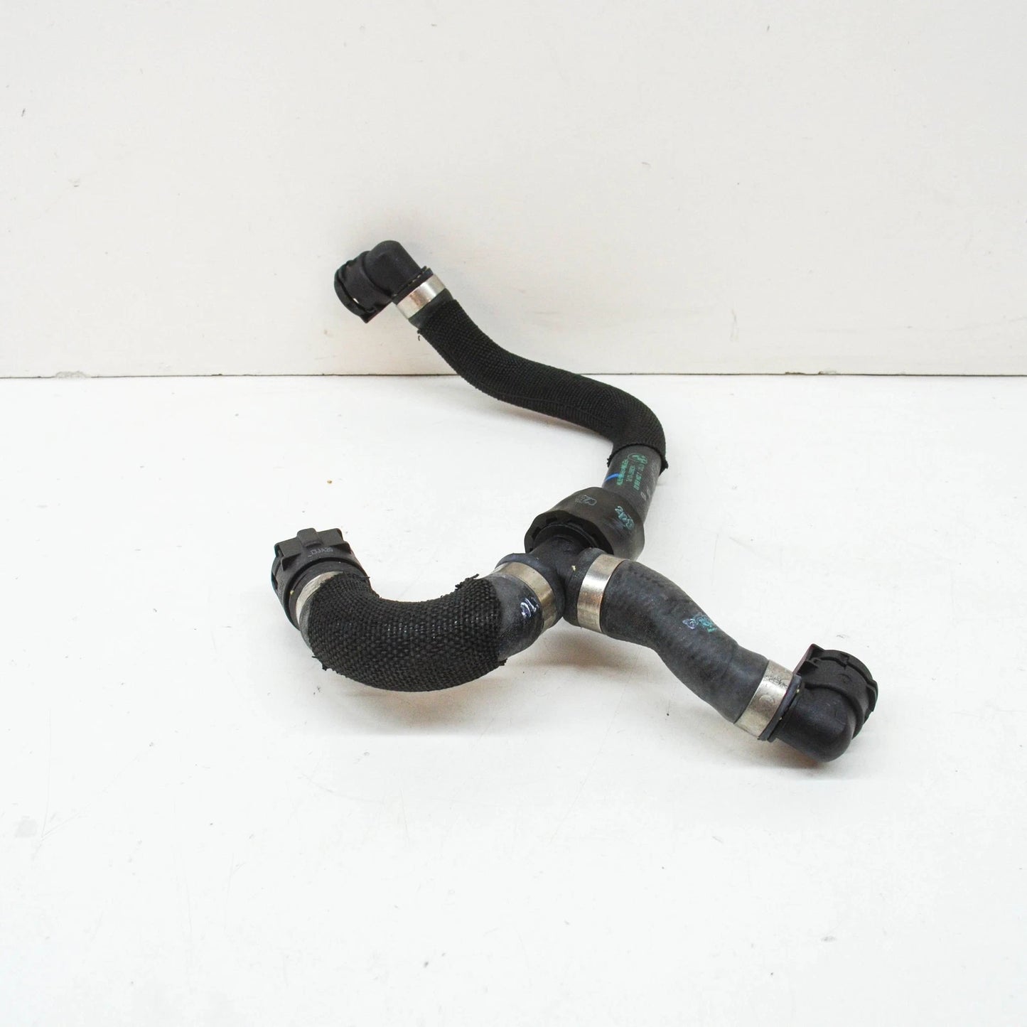 NEW BMW M3 F80 LEFT WATER RADIATOR COOLANT HOSE LOWER 17122284690 ORIGINAL