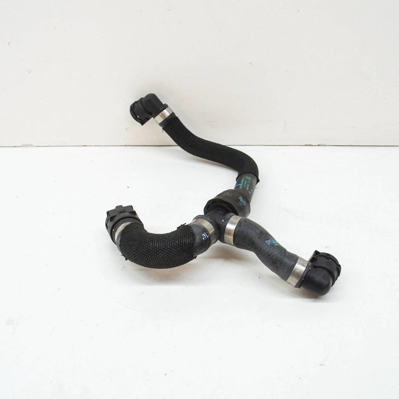 NEW BMW M3 F80 LEFT WATER RADIATOR COOLANT HOSE LOWER 17122284690 ORIGINAL