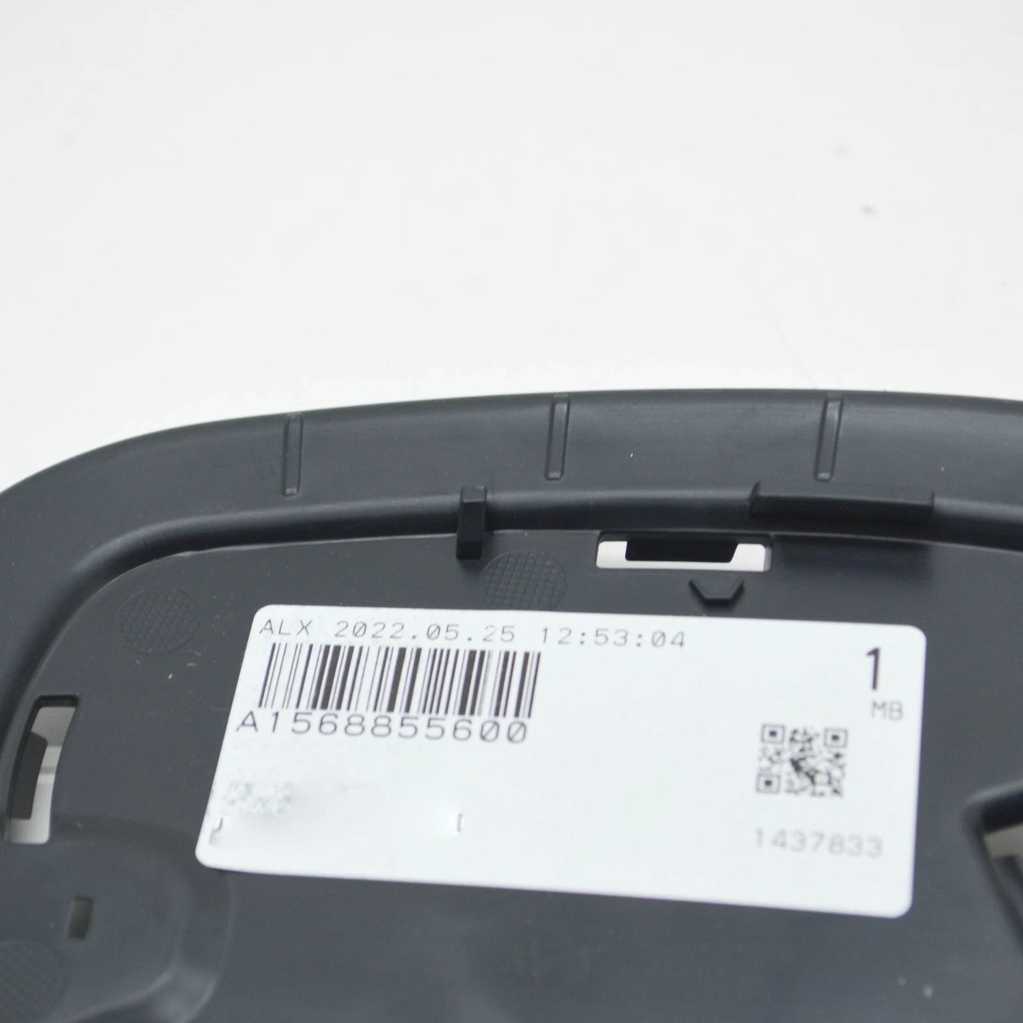 NEW MB GLA X156 FRONT BUMPER RIGHT SIDE TRIM INNER HOLDER A1568855600