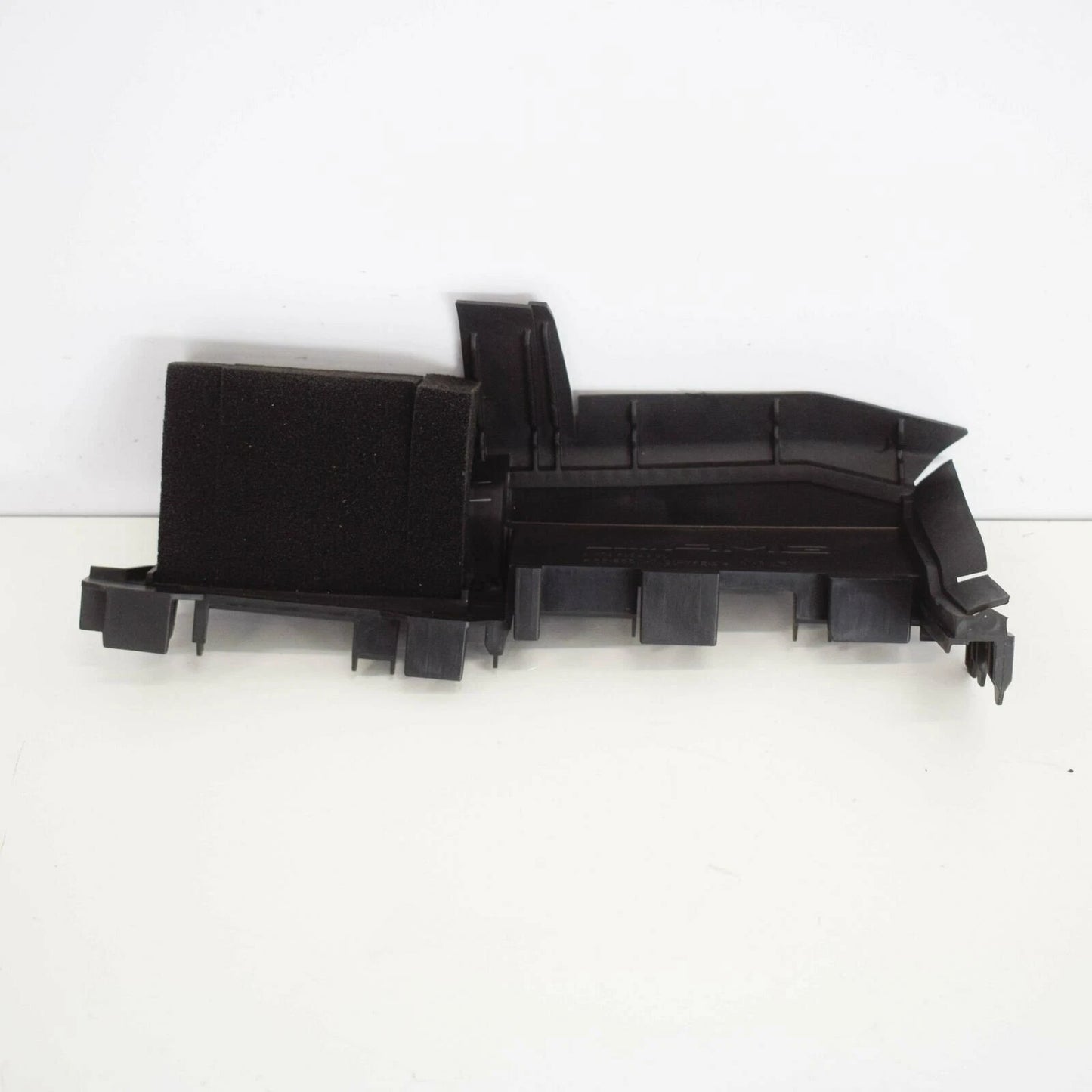 NEW MERCEDES-BENZ GLA-CLASS X156 RADIATOR RIGHT AIR DUCT A1765050630 ORIGINAL