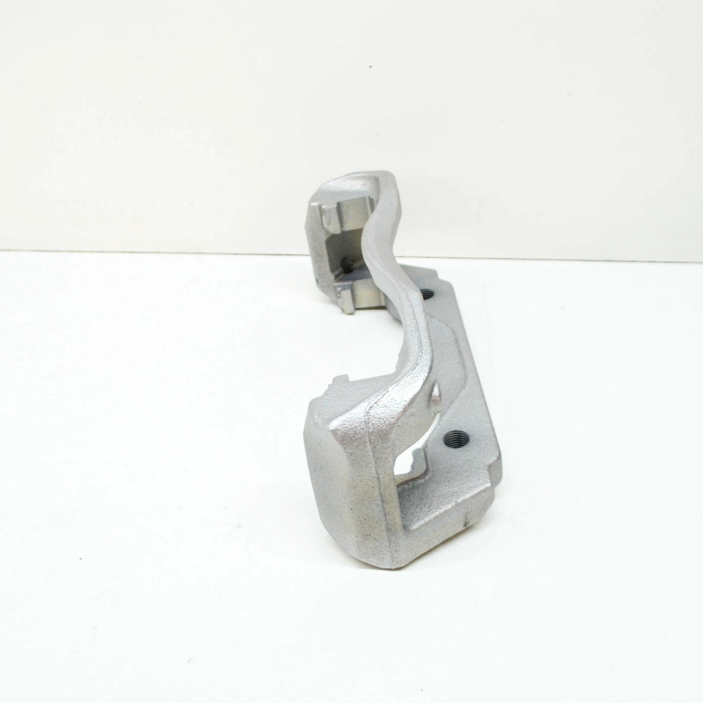 NEW MB VITO TOURER W447 FRONT RIGHT BRAKE CALIPER BRACKET A4474200115 ORIGINAL