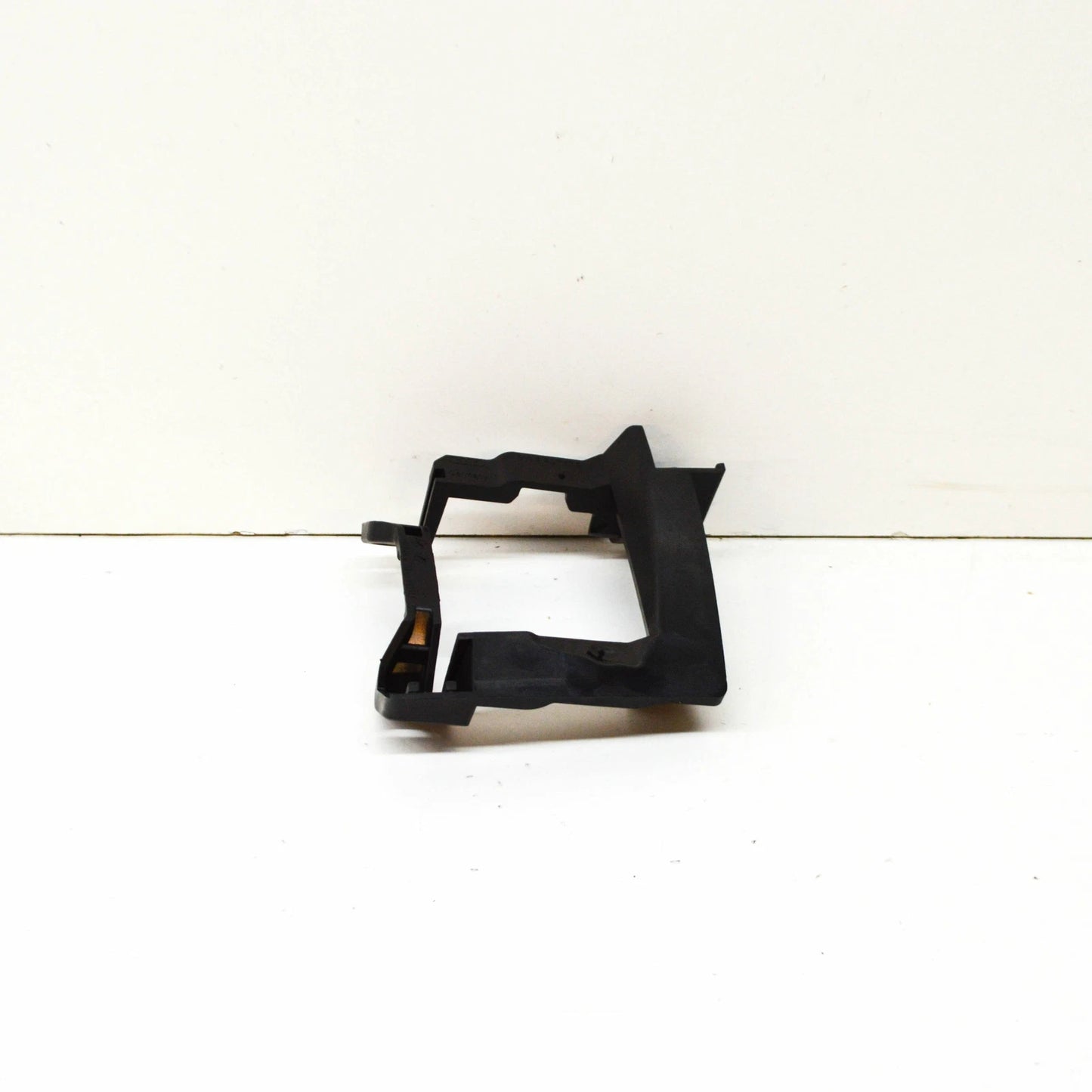 NEW AUDI A4 B9 BLIND SPOT DETECTION WARNING SENSOR HOLDER LEFT 8W9907175