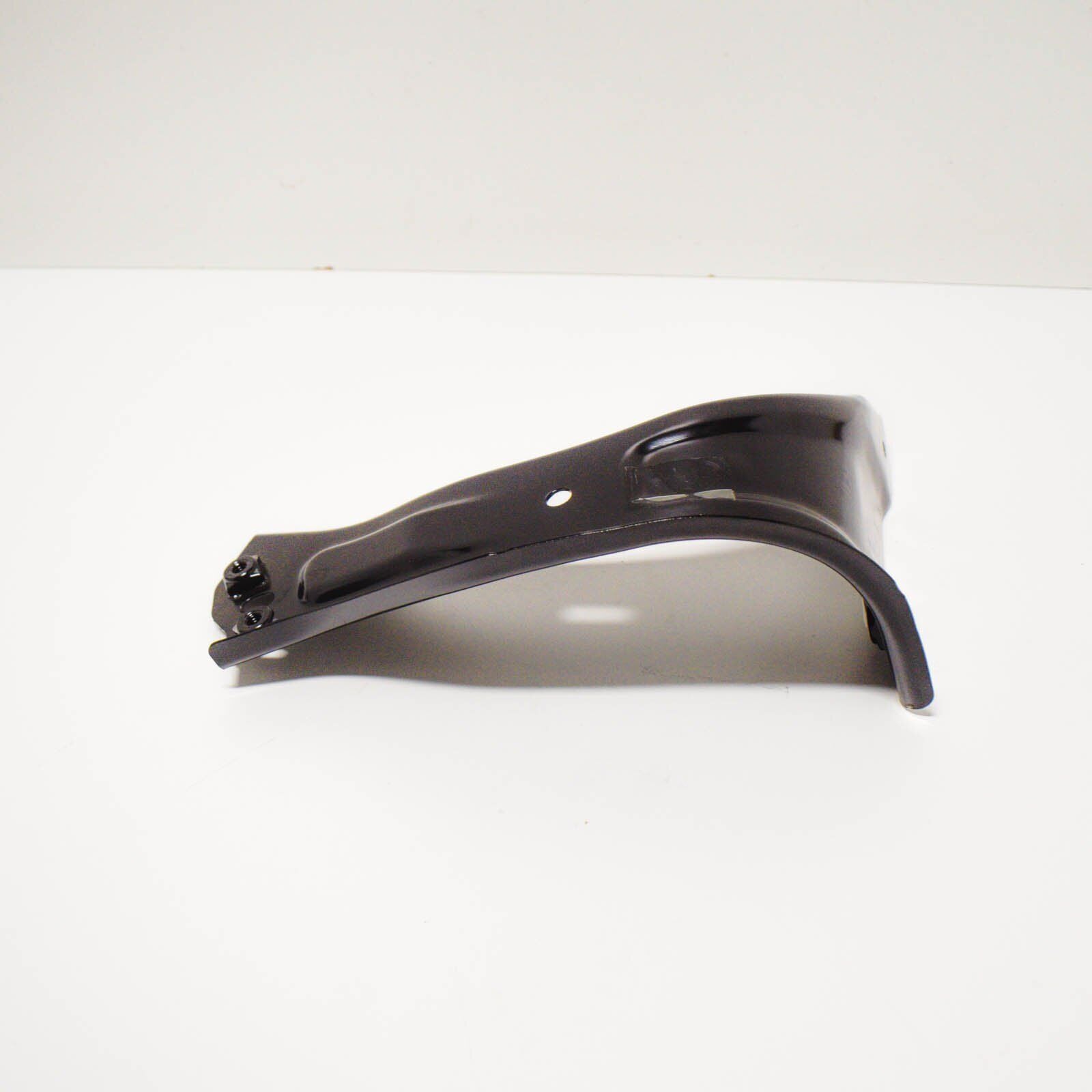 NEW VOLKSWAGEN PASSAT B7 BRACKET FENDER FRONT RIGHT 561821136 ORIGINAL