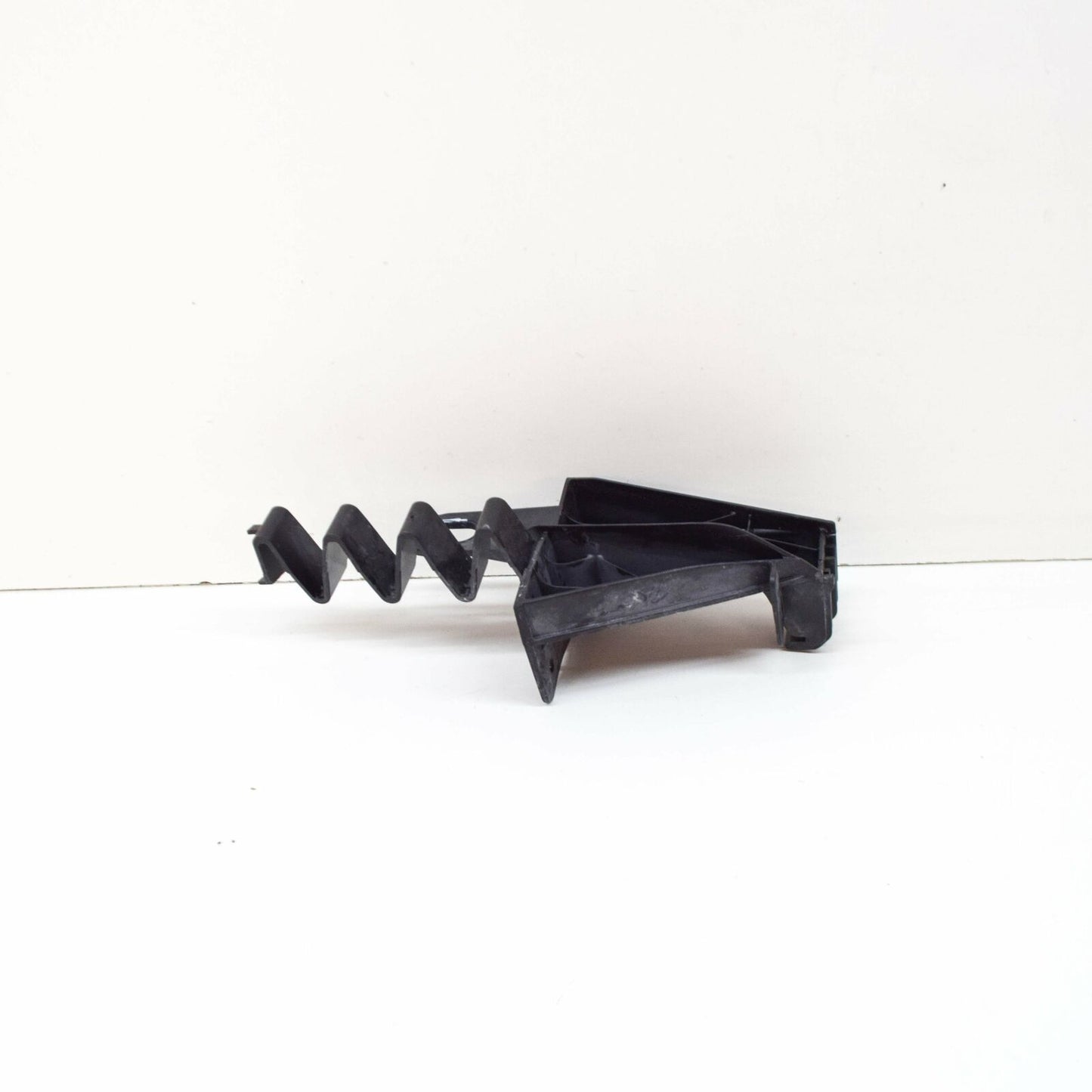 NEW AUDI A4 B9 RADIATOR LEFT LOWER SUPPORT BRACKET 8W0807333A ORIGINAL