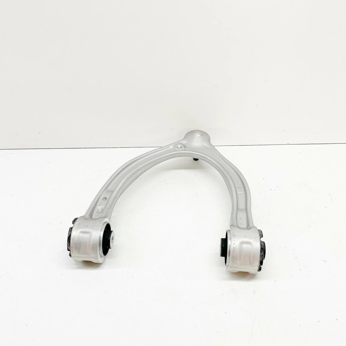 NEW MERCEDES-BENZ C-CLASS W205 FRONT RIGHT UPPER CONTROL ARM A2053305601