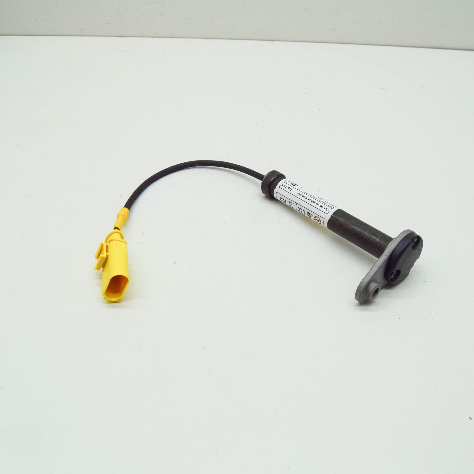 NEW VW POLO AW MK6 BONNET PEDESTRIAN PROTECTION ACTIVATOR 2G0823823F ORIGINAL