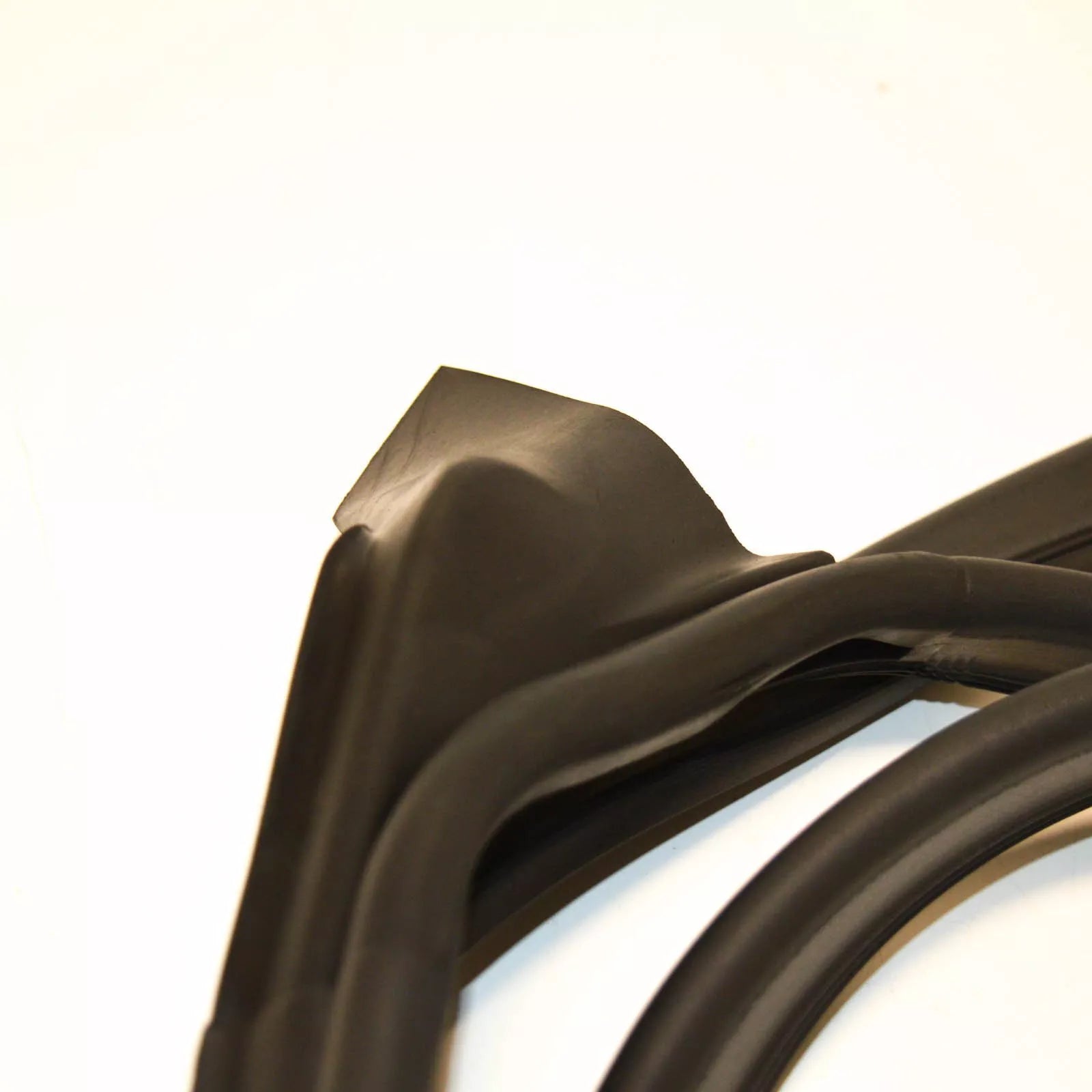 NEW MERCEDES-BENZ 190 W201 FRONT LEFT DOOR WEATHERSTRIP A2017200578