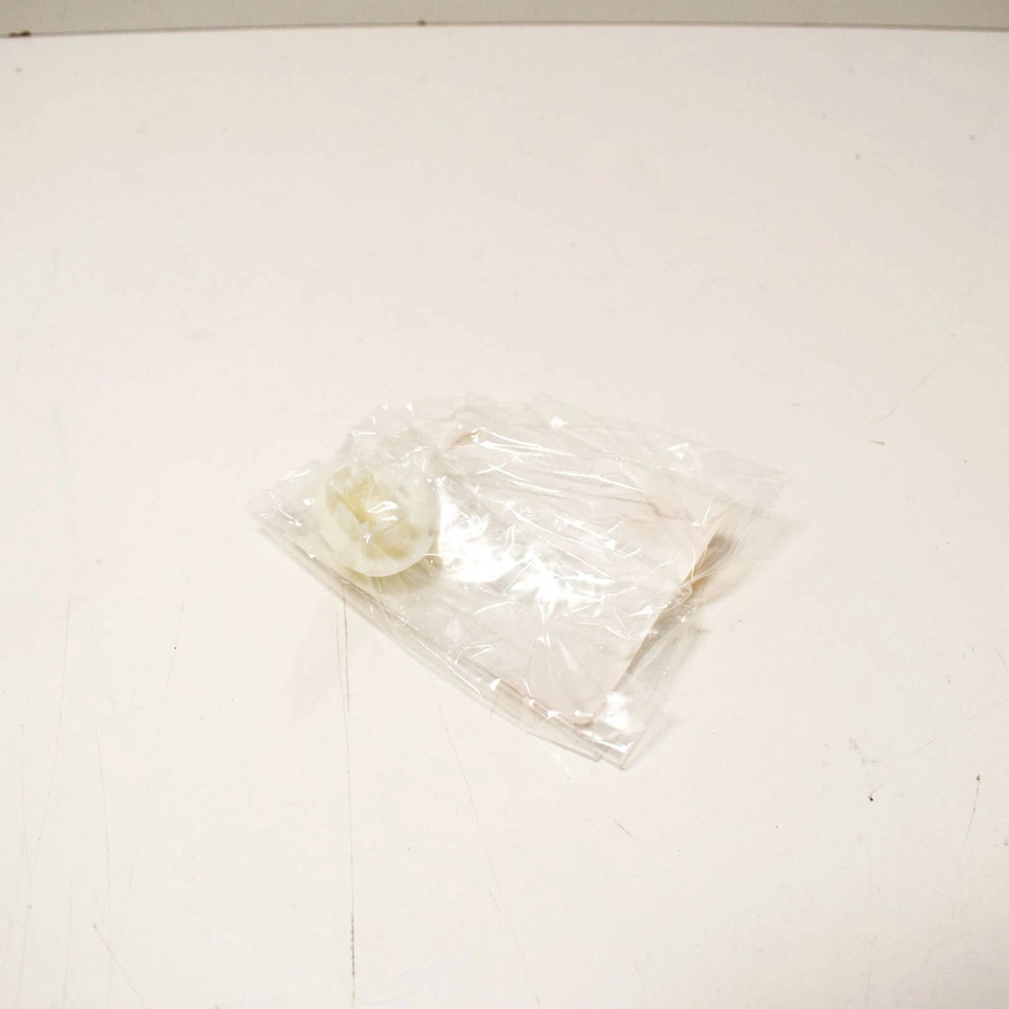 NEW BMW I8 L12 RADIATOR RUBBER MOUNT SUPPORT 17117553481 ORIGINAL