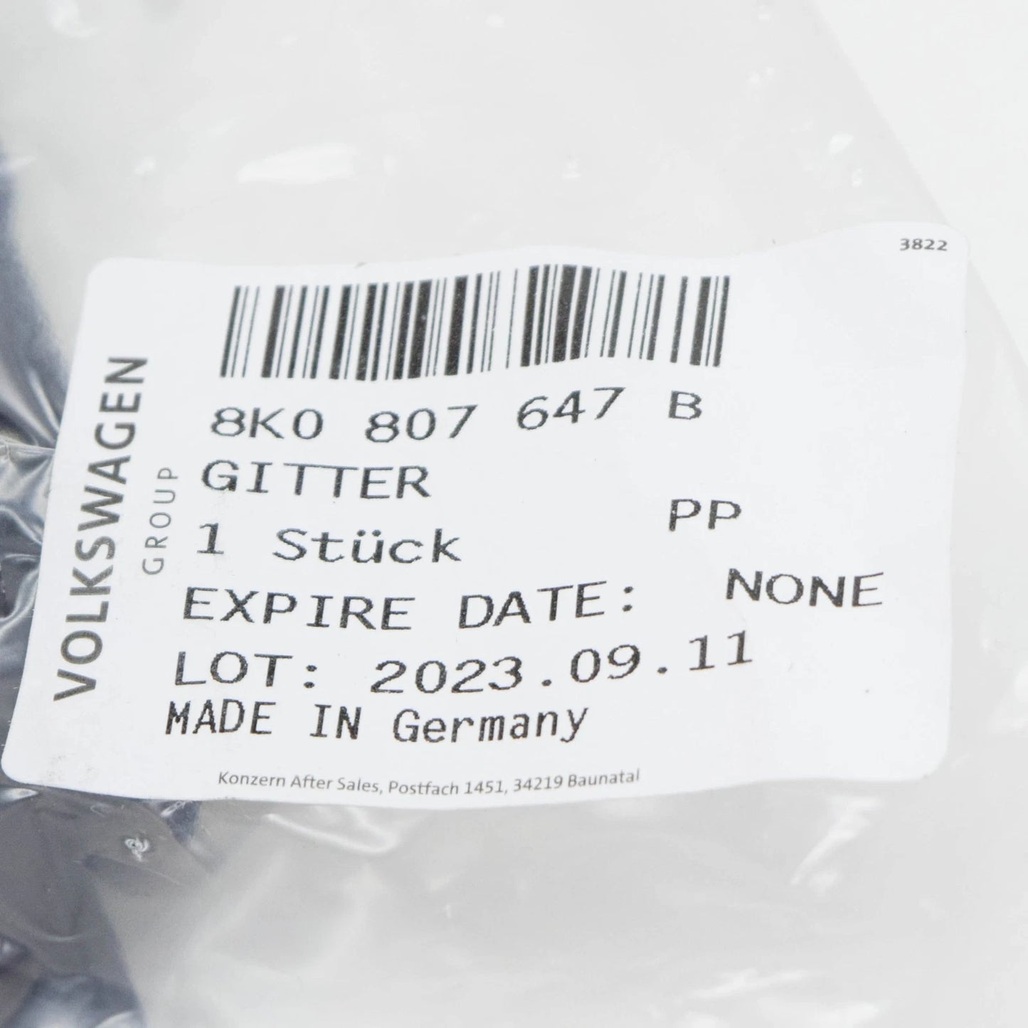 NEW AUDI A4 B8 FRONT BUMPER LOWER CENTRE GRILLE 8K0807647B ORIGINAL