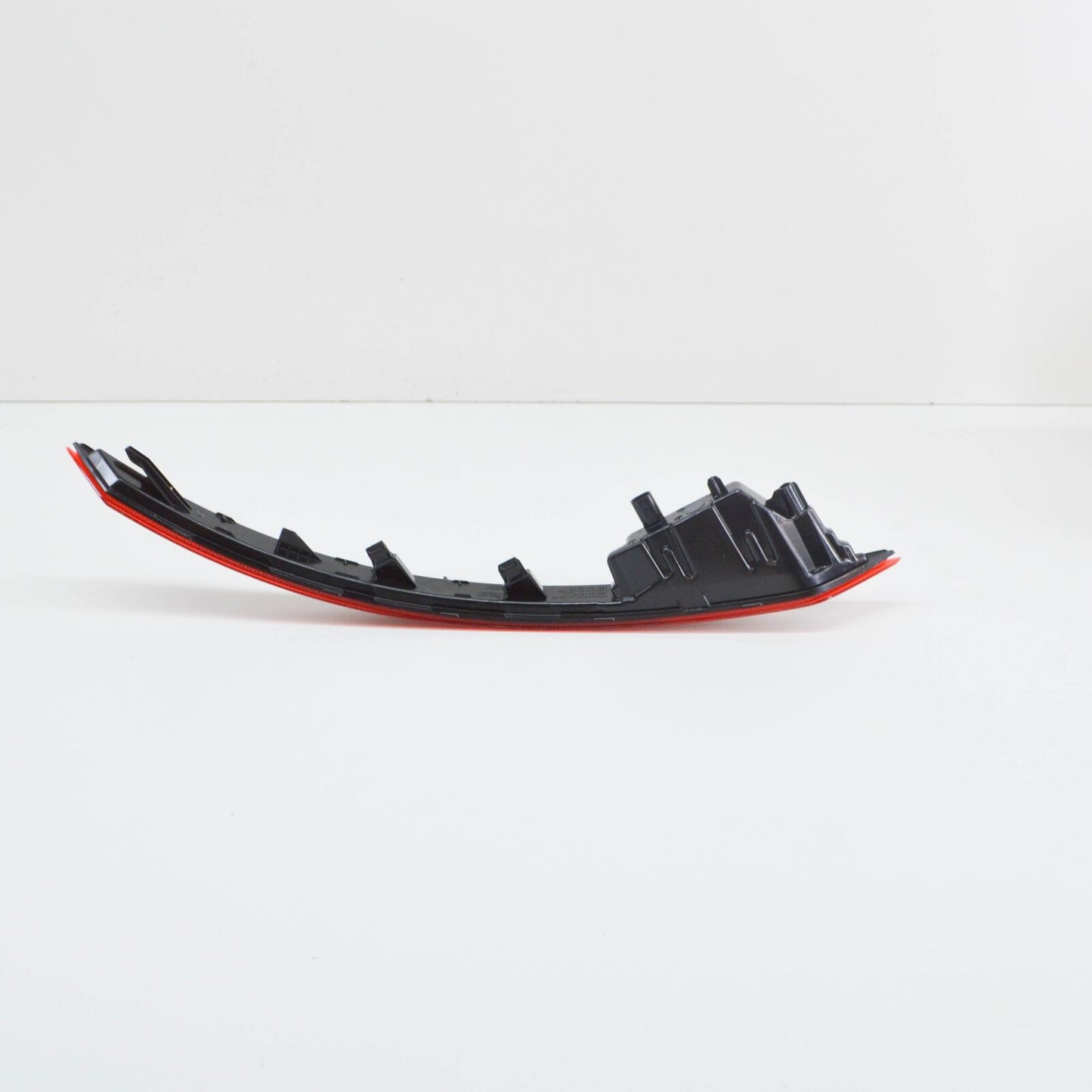 NEW AUDI E-TRON SPORTBACK GEA REAR RIGHT BUMPER REFLECTOR 4KE945702 ORIGINAL