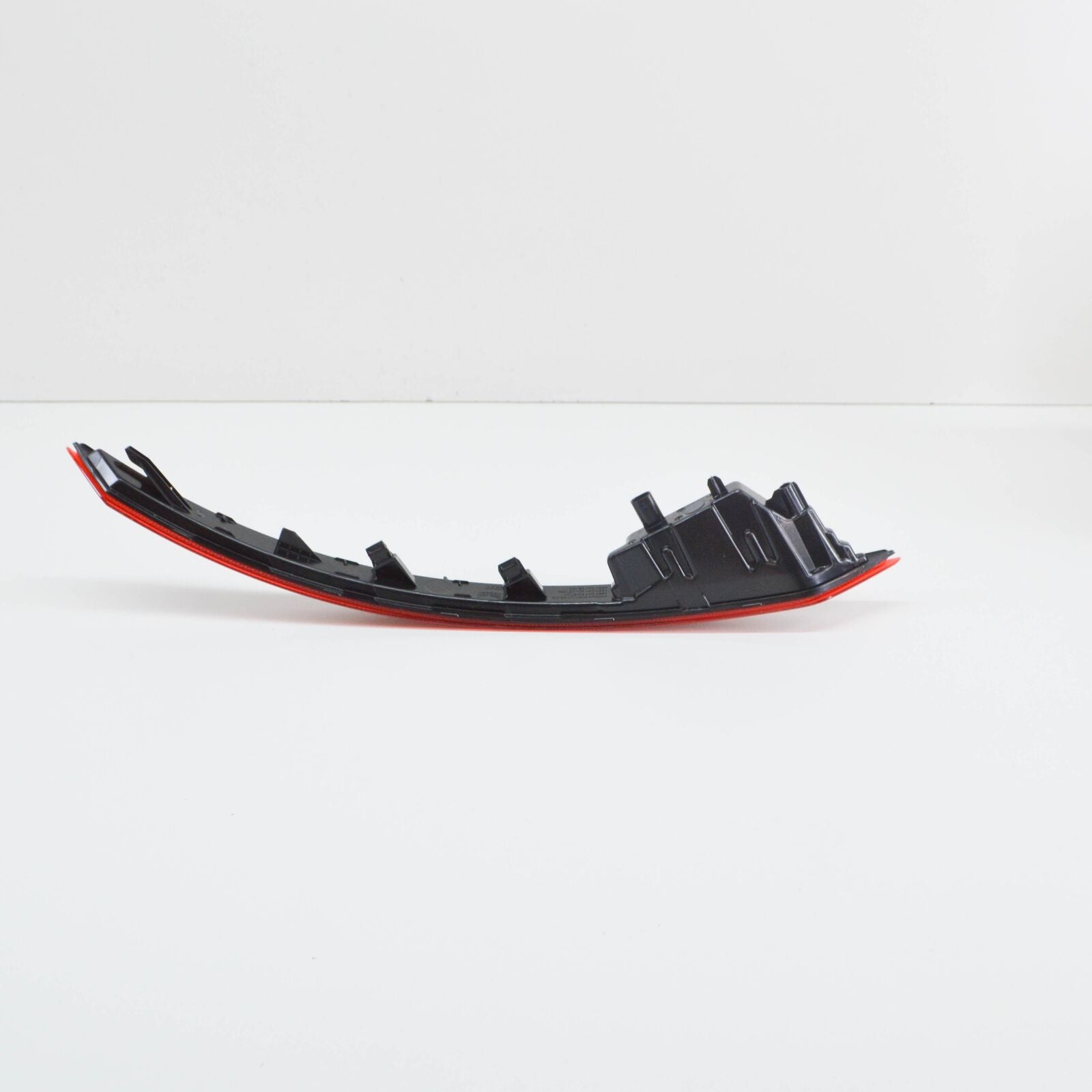 NEW AUDI E-TRON SPORTBACK GEA REAR RIGHT BUMPER REFLECTOR 4KE945702 ORIGINAL