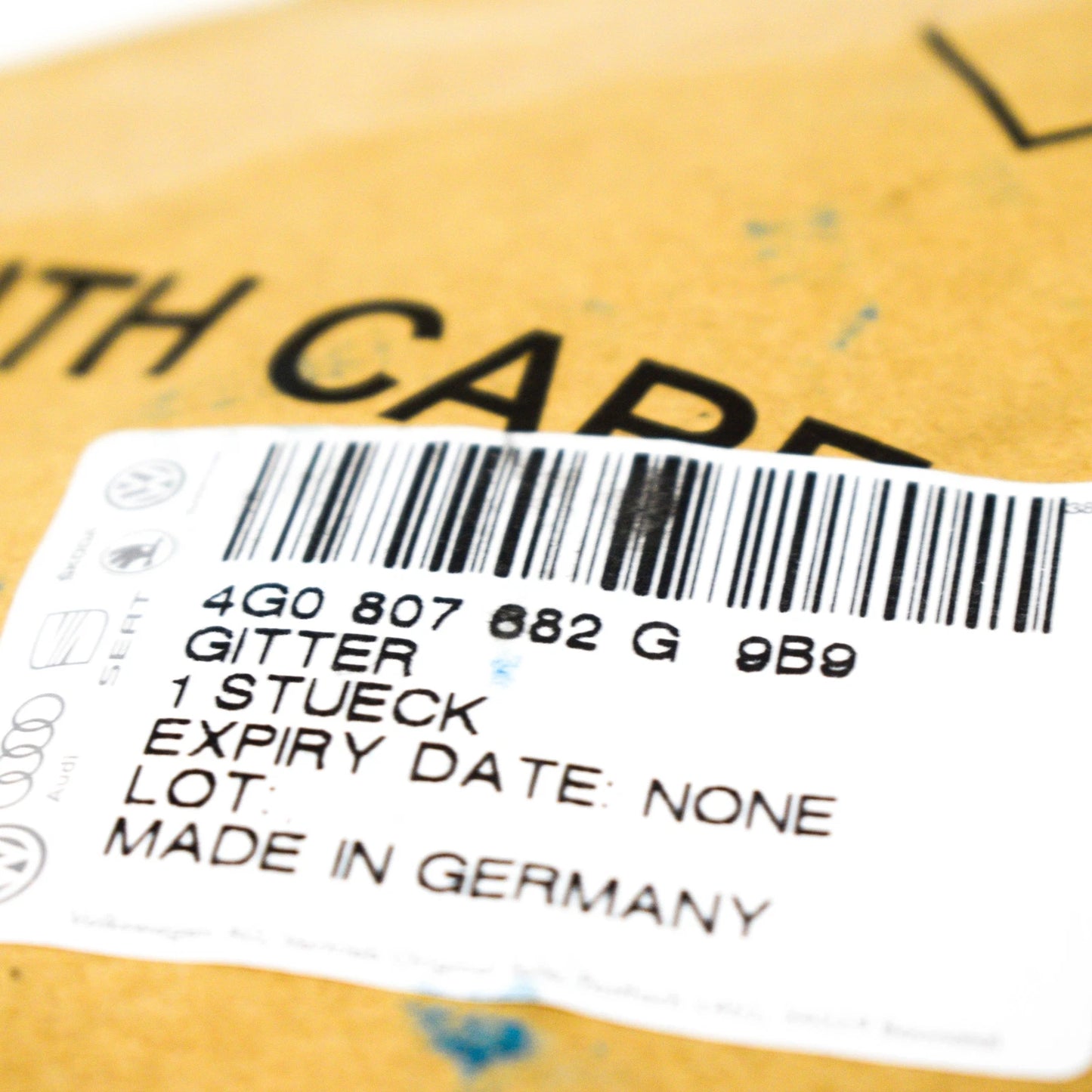 NEW AUDI A6 C7 RIGHT FOG LIGHT GRILLE 4G0807682G9B9 4G0807682G 9B9 2012 ORIGINAL