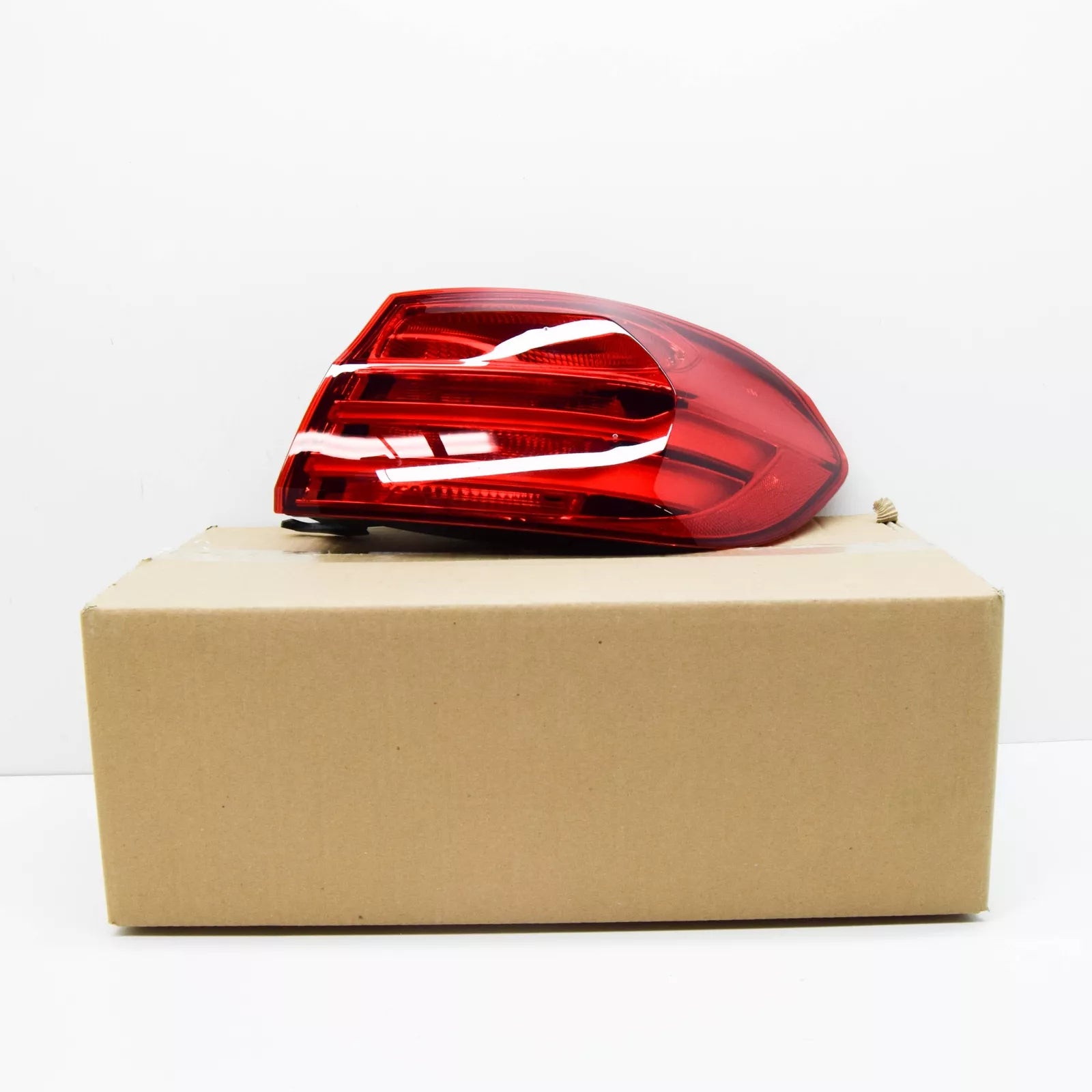NEW BMW M4 F82 REAR RIGHT TAILLIGHT 63217296100 7296100 ORIGINAL