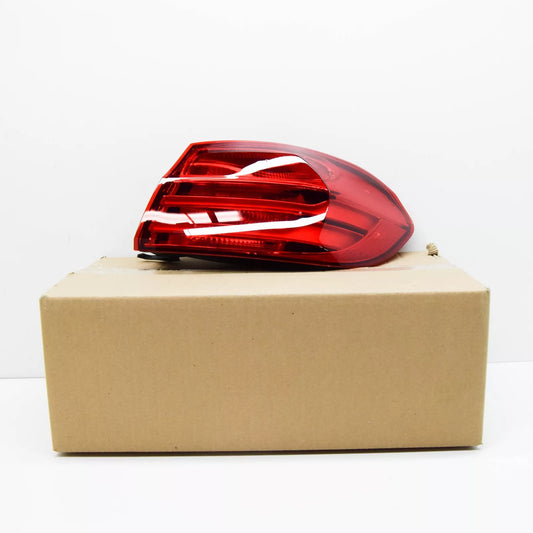 NEW BMW M4 F82 REAR RIGHT TAILLIGHT 63217296100 7296100 ORIGINAL