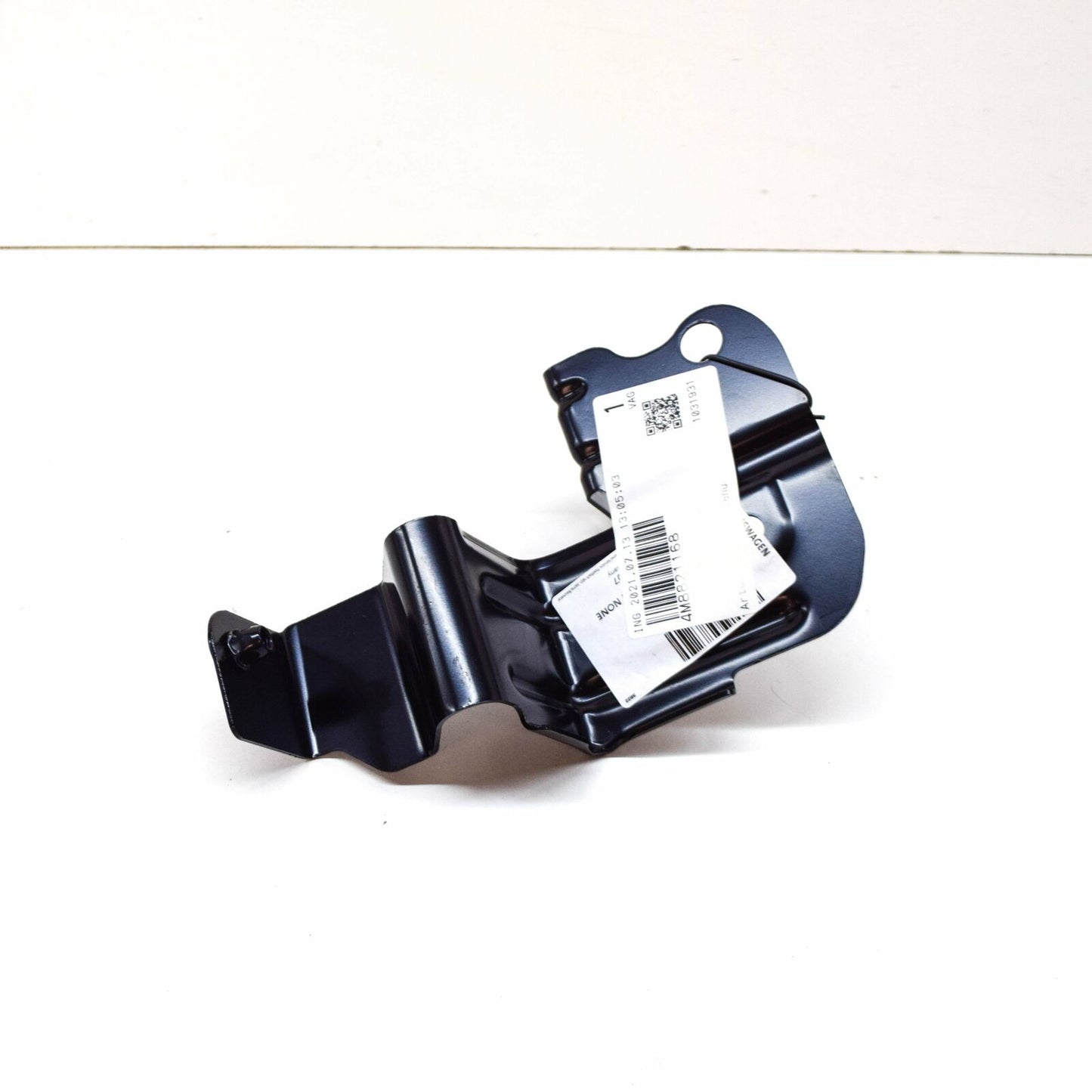 NEW AUDI Q8 FRONT RIGHT REAR FENDER HOLDER BRACKET 4M8821168 ORIGINAL