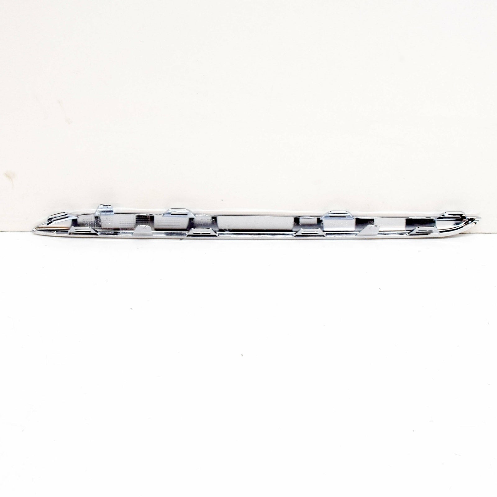 NEW MERCEDES-BENZ B W246 RADIATOR GRILLE BOTTOM RIGHT TRIM A2468882285 ORIGINAL