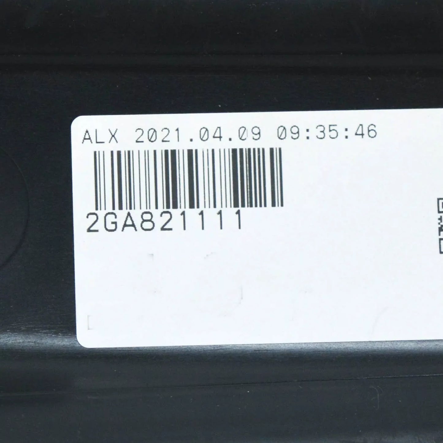 NEW VW T-ROC A11 FRONT LEFT WING PLASTIC SEAL 2GA821111