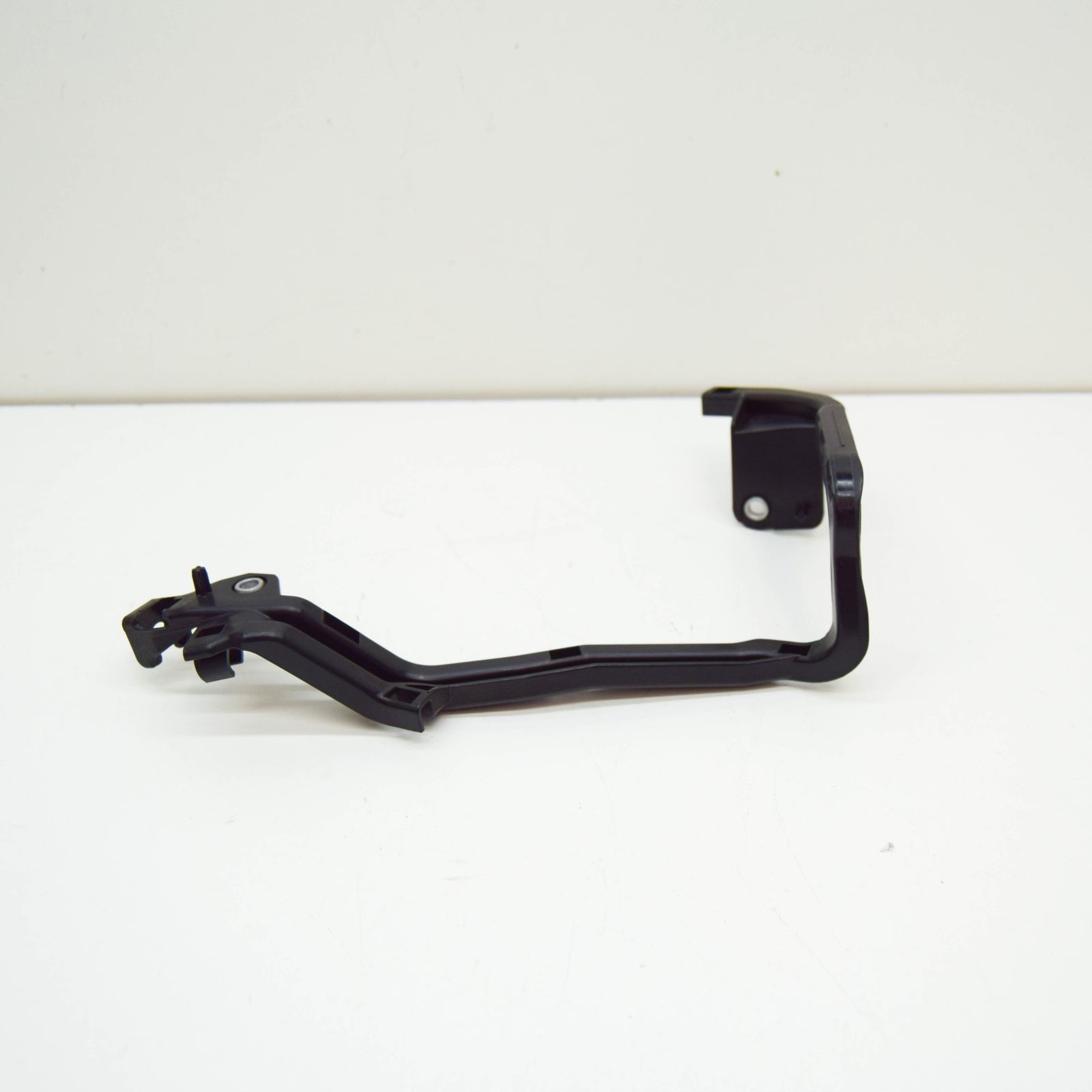 NEW MERCEDES-BENZ GLC C253 POSITIVE BATTERY WIRE DUCT CABLE GUIDE A2055461500