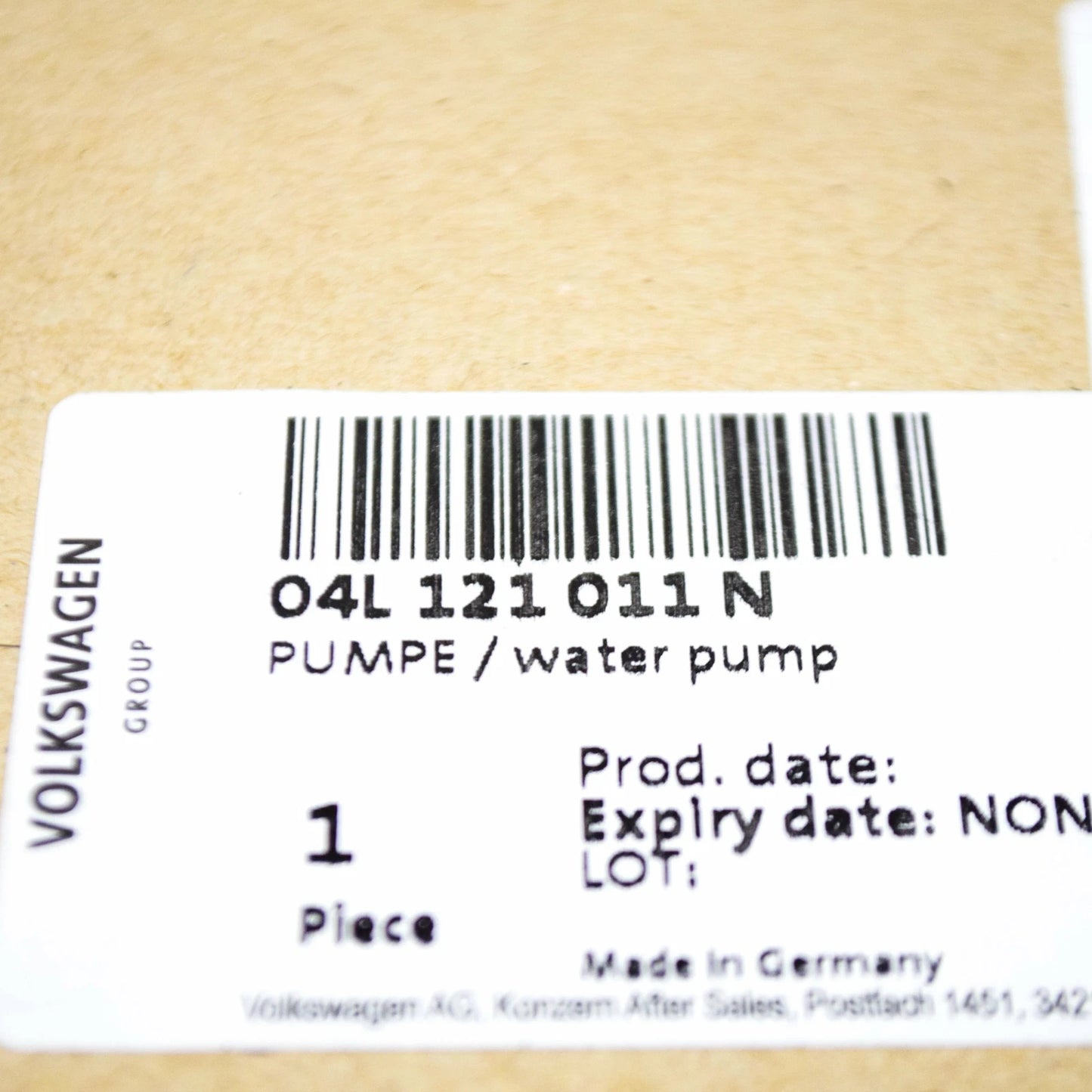 NEW AUDI A3 8V ENGINE WATER PUMP 04L121011N ORIGINAL