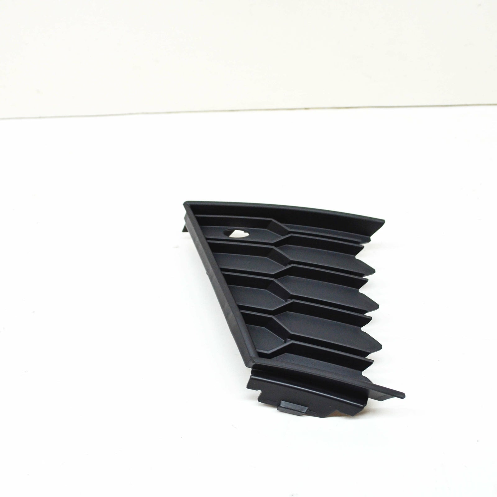 NEW SKODA FABIA MK3 NJ FRONT BUMPER RIGHT FOG LIGHT TRIM 6V0853666A9B9 ORIGINAL