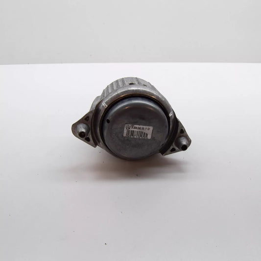 NEW MERCEDES-BENZ C W204 FRONT RIGHT ENGINE SUPPORT A2042405917 ORIGINAL