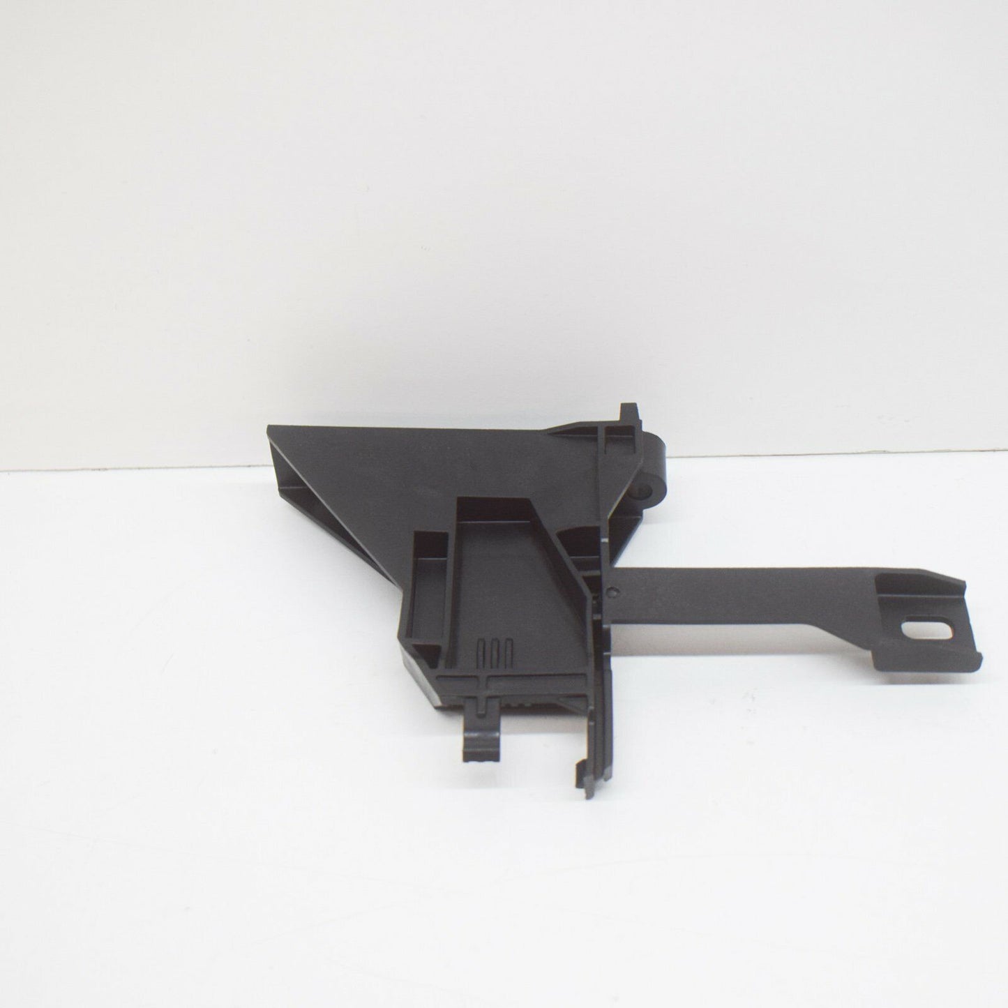 NEW MERCEDES-BENZ CLA C117 FRONT BUMPER RIGHT SUPPORT A2466210234 ORIGINAL