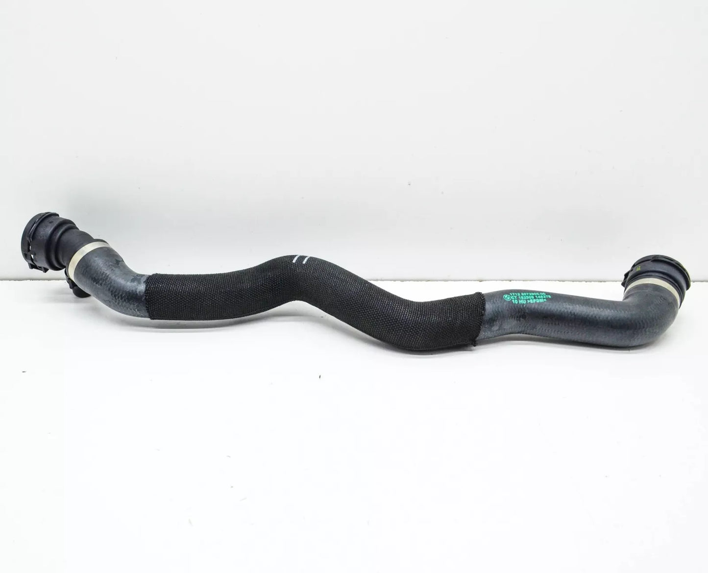 NEW BMW 5 G30 RIGHT SIDE WATER COOLING RADIATOR HOSE 17128572905 ORIGINAL