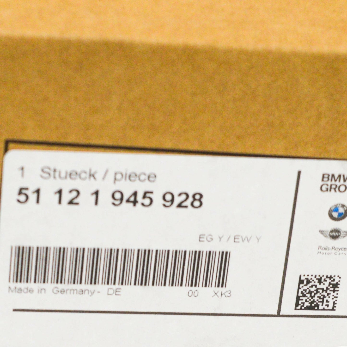 NEW BMW 3 E30 REAR BUMPER RIGHT RUBBER STRIP MOLDING TRIM 51121945928 ORIGINAL