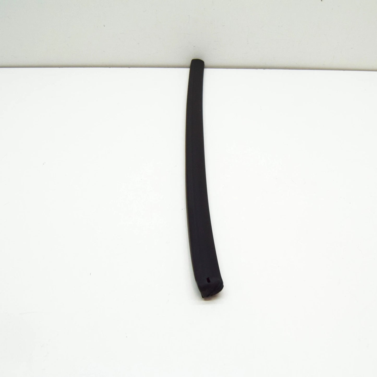 NEW SEAT LEON 5F RIGHT SIDE BONNET SEAL 5F0823710A ORIGINAL