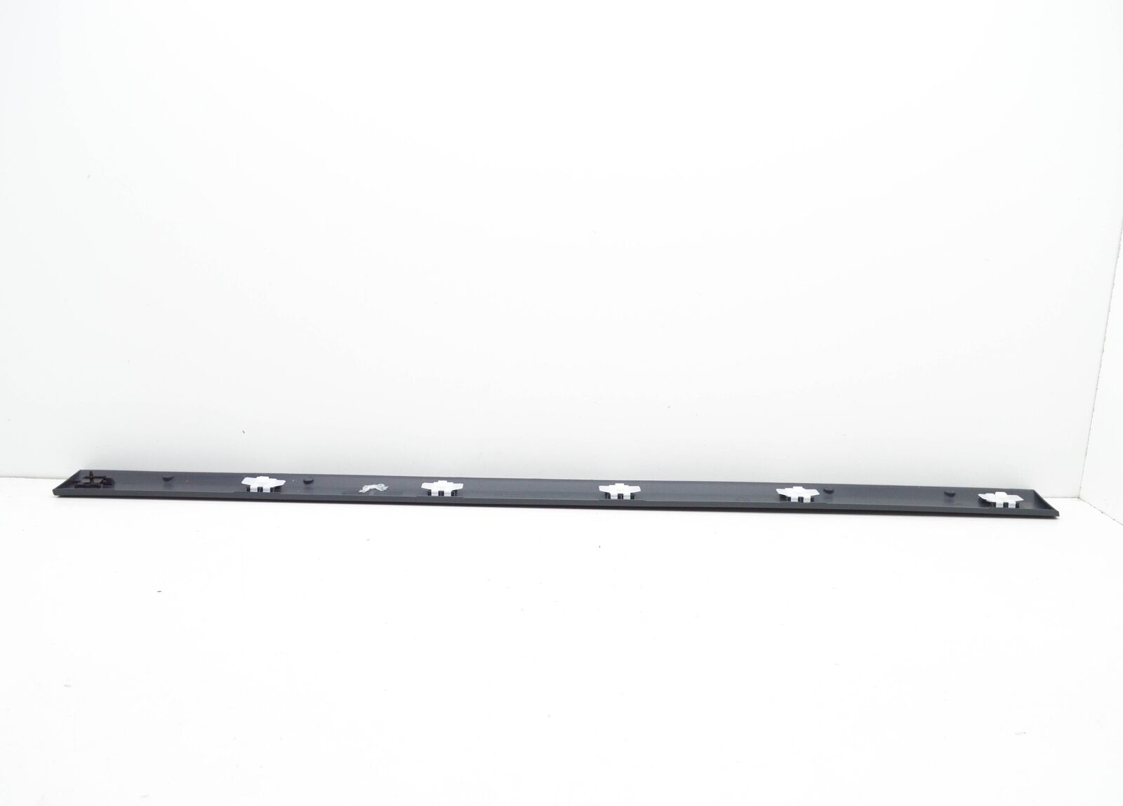 Genuine Mb Vito W639 Front Right Door Lower Moulding Trim A63969011627 G99 Original