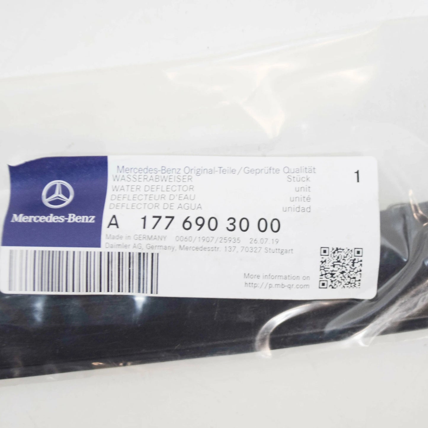 NEW MB A W177 FRONT WINDSHIELD RIGHT SIDE WATER DEFLECTOR A1776903000