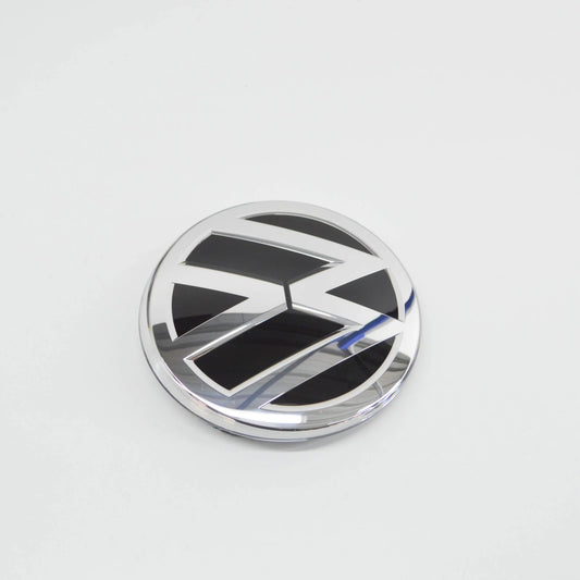 NEW VOLKSWAGEN SHARAN 7N MK2 FRONT RADIATOR GRILLE BADGE 7N0853601DJZA ORIGINAL