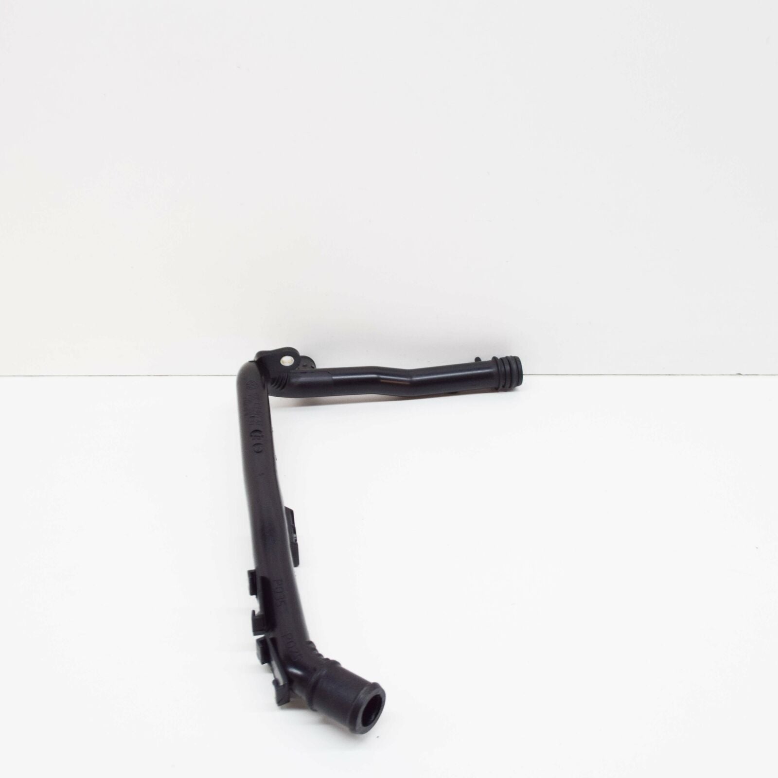 NEW AUDI A1 8X ENGINE COOLANT PLASTIC PIPE 03L121065AJ ORIGINAL