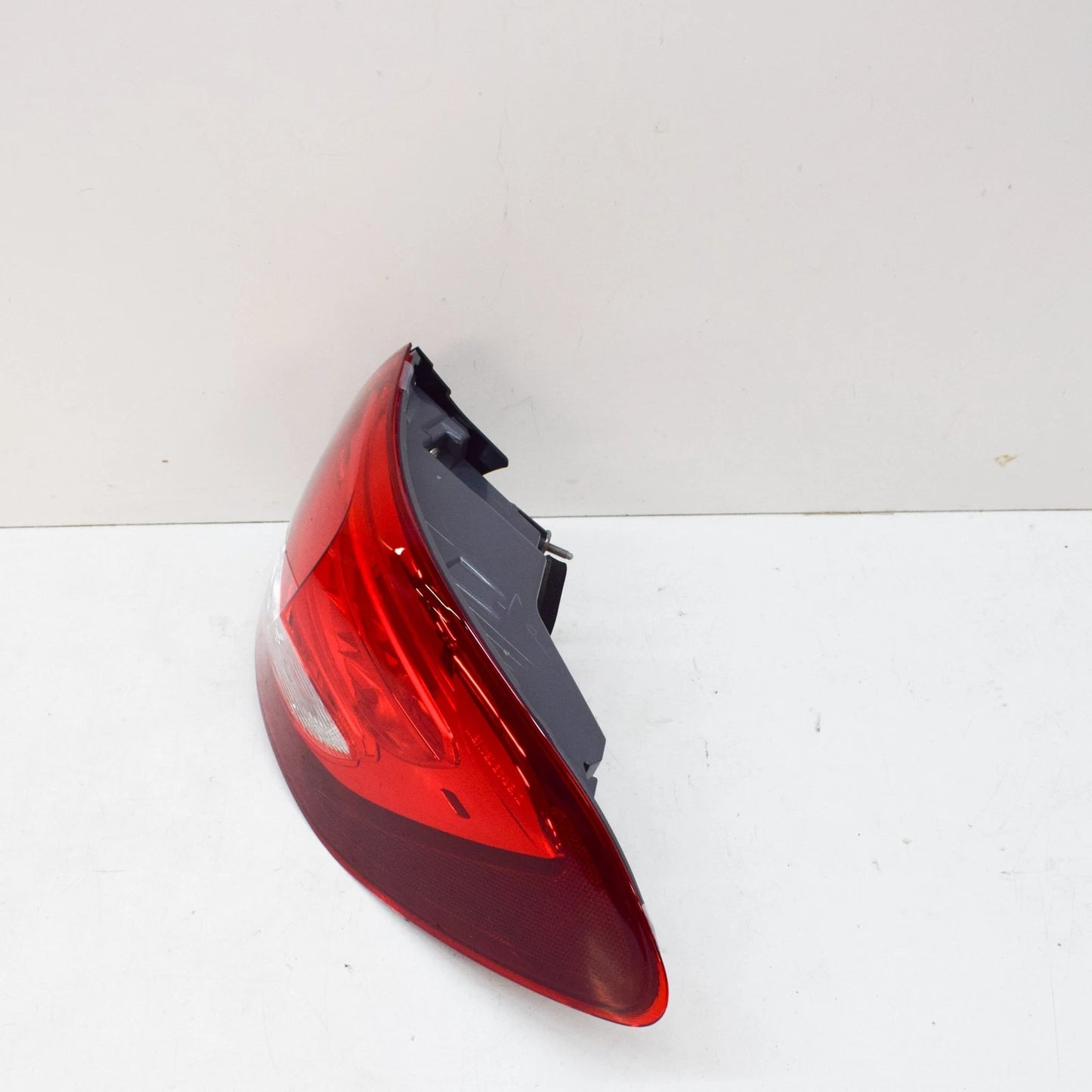 NEW MERCEDES-BENZ GLC X253 REAR RIGHT SIDE PANEL LIGHT A2539060800 ORIGINAL