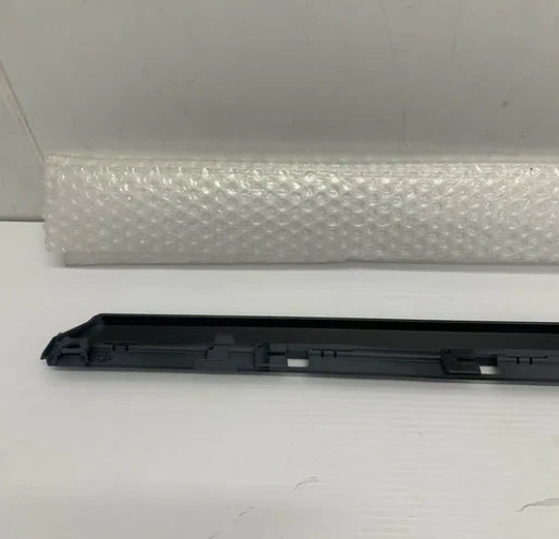 NEW VW PASSAT B8 3G FRONT LEFT LOWER DOOR MOLDING TRIM 3G0853267GRU ORIGINAL