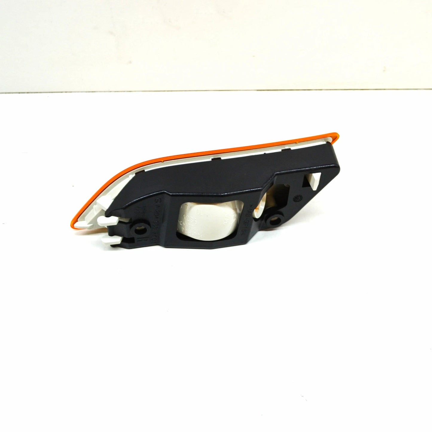 NEW MERCEDES-BENZ C-CLASS W204 FRONT RIGHT TURN SIGNAL A2049067401 ORIGINAL