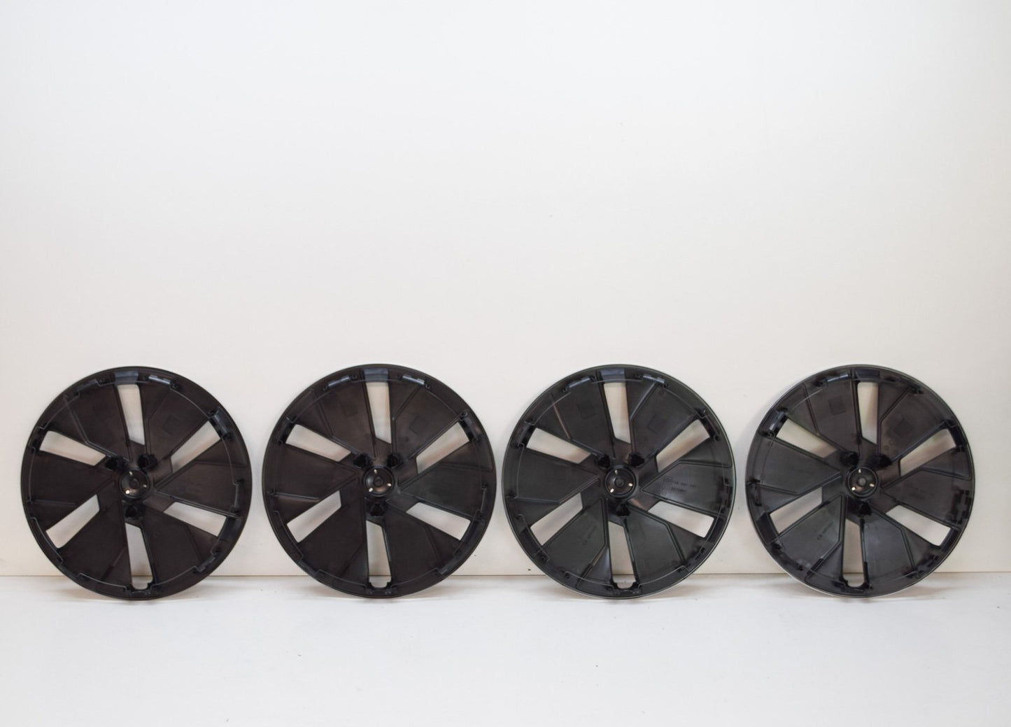 Genuine Volkswagen Id.3 E11 Wheel Trim Ring Cover Set 4Pcs 10A601147Bwzg Original