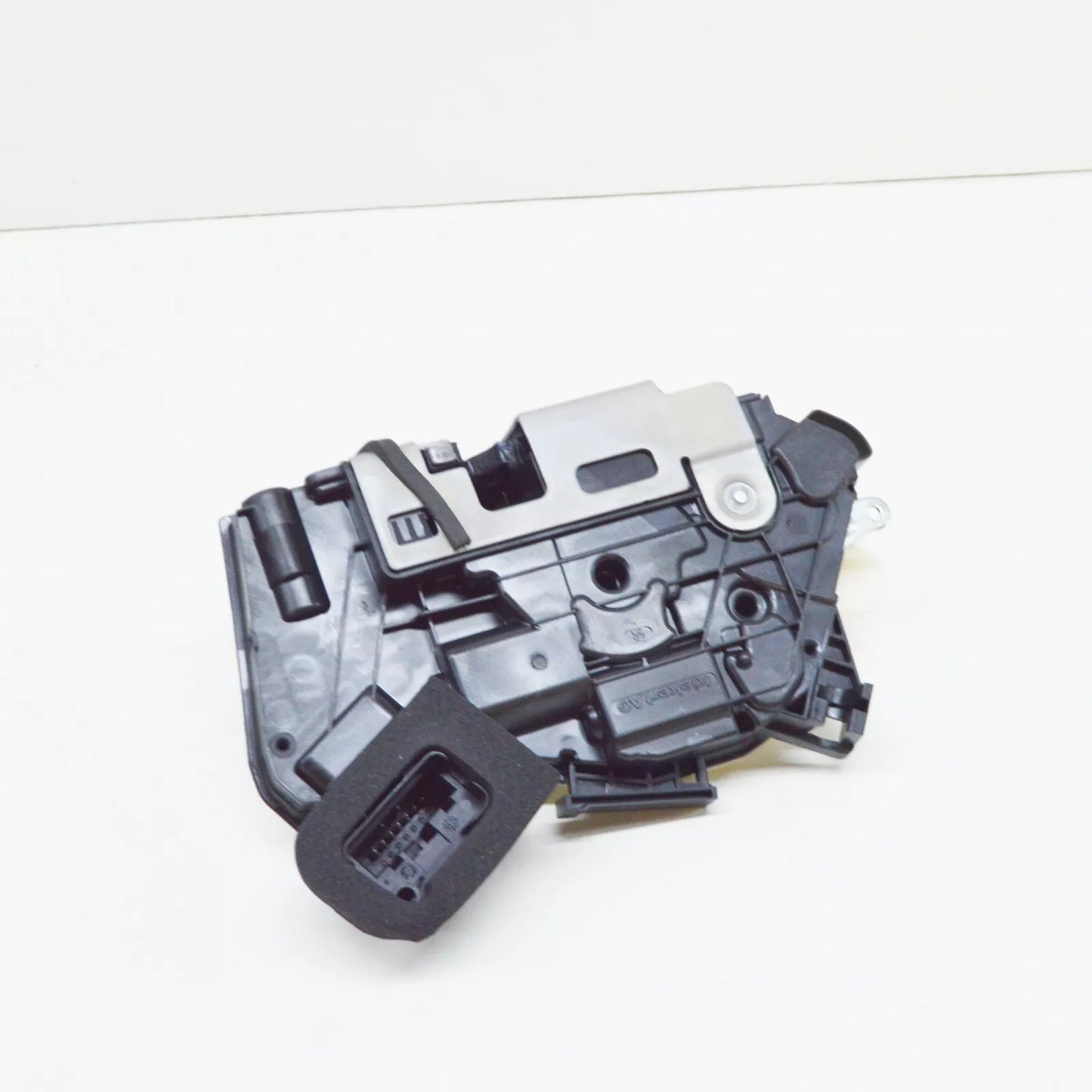 NEW VOLKSWAGEN JETTA MK6 FRONT RIGHT DOOR LOCK LHD 5K1837016J ORIGINAL