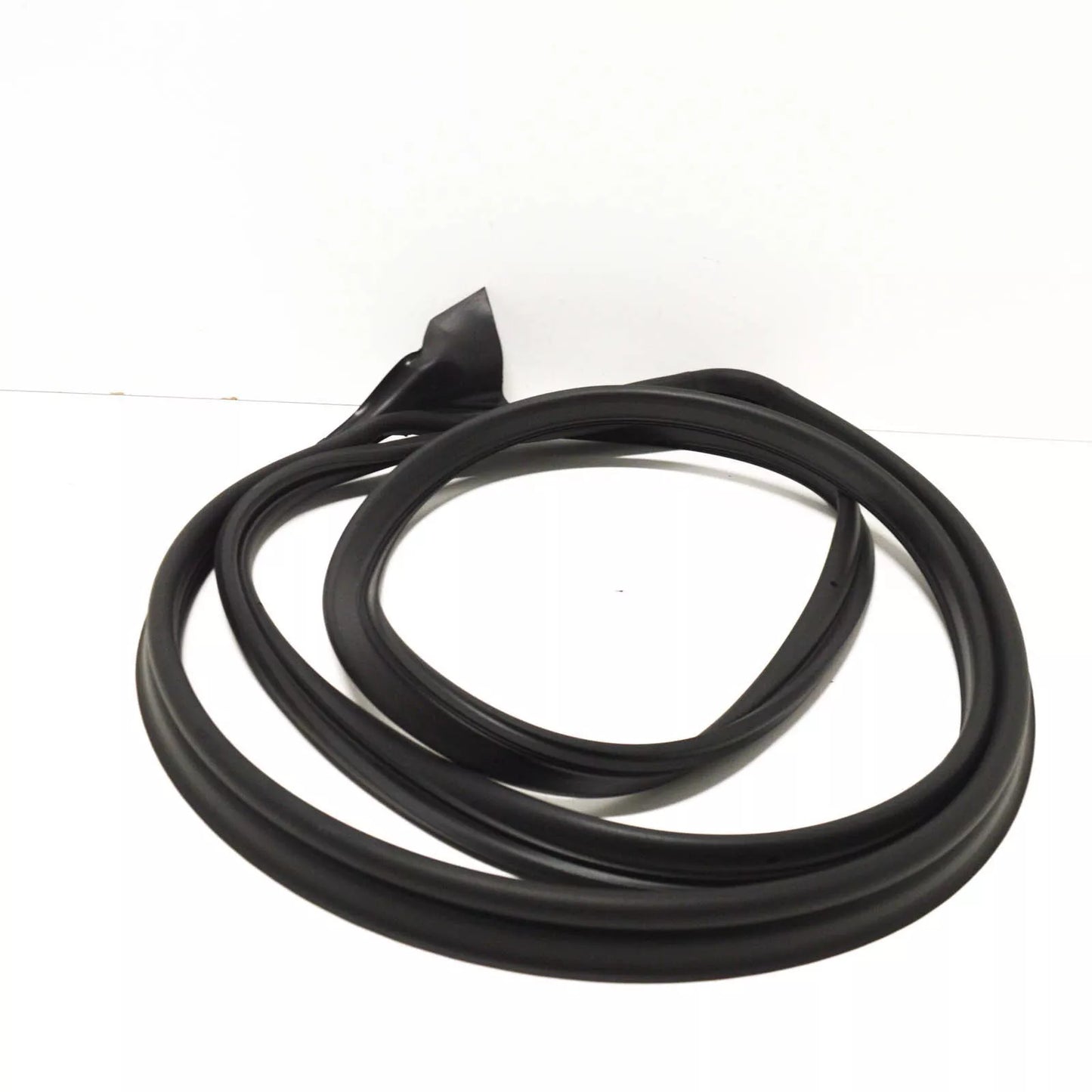 NEW MERCEDES-BENZ 190 W201 FRONT LEFT DOOR WEATHERSTRIP A2017200578