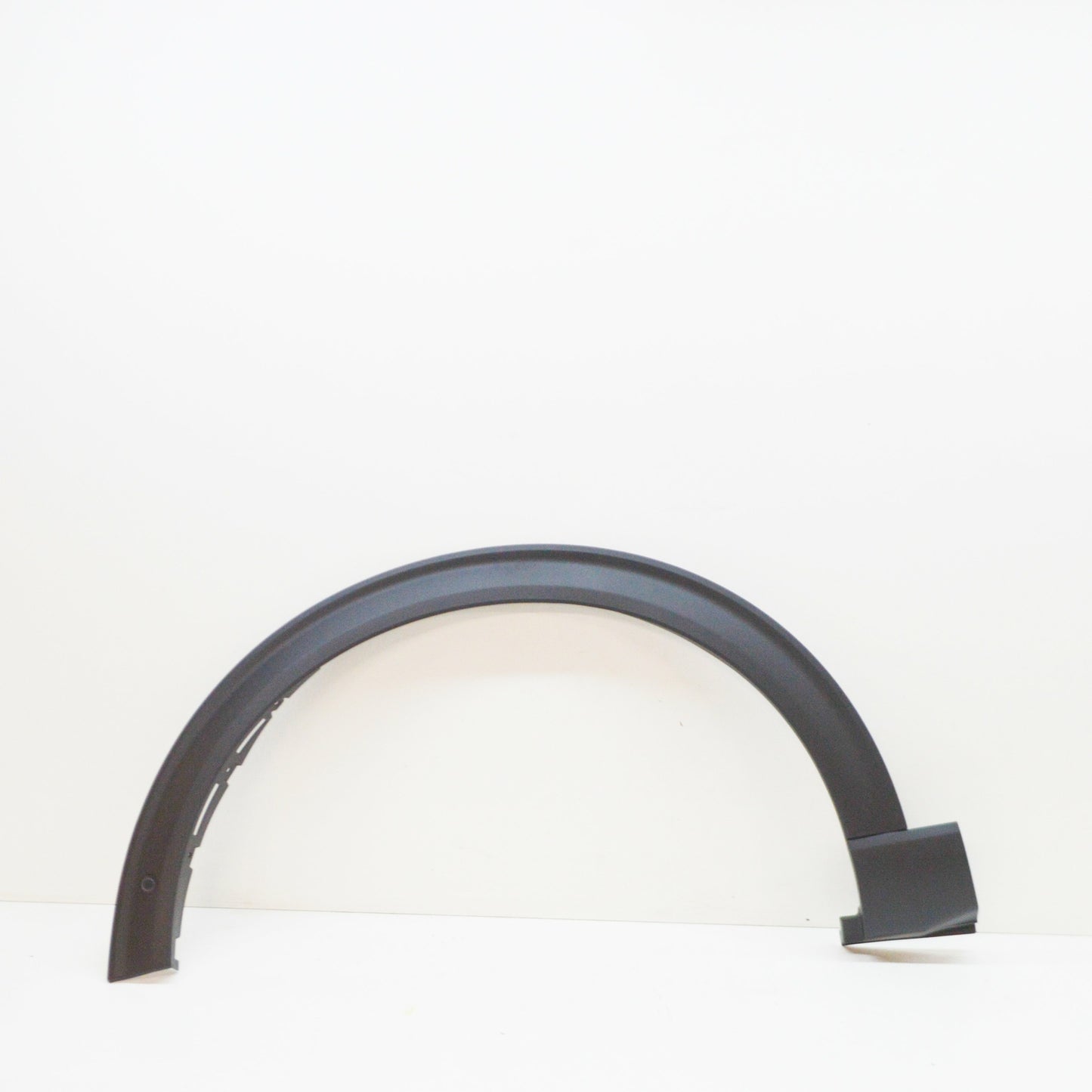 new ford explorer mk6 u625 front left wheel arch moulding 2414062 original