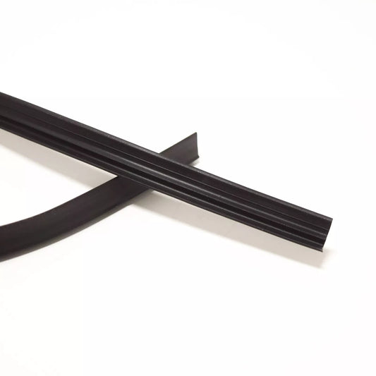 NEW BMW 1502 OUTER WINDOW DOOR WEATHERSTRIP 51211847798 ORIGINAL