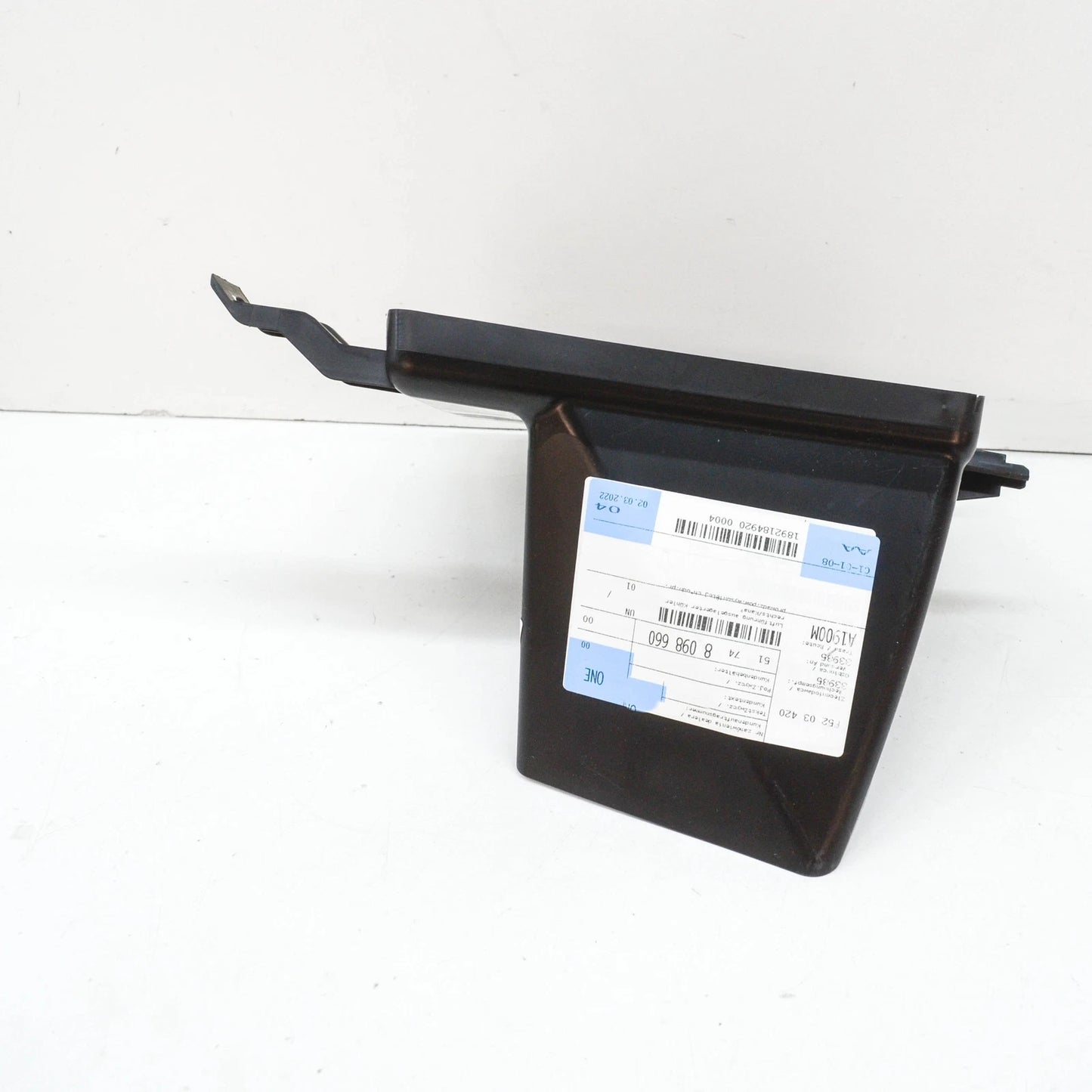 NEW BMW 5 G30 RIGHT RADIATOR SUPPORT AIR DUCT 51748098660 ORIGINAL