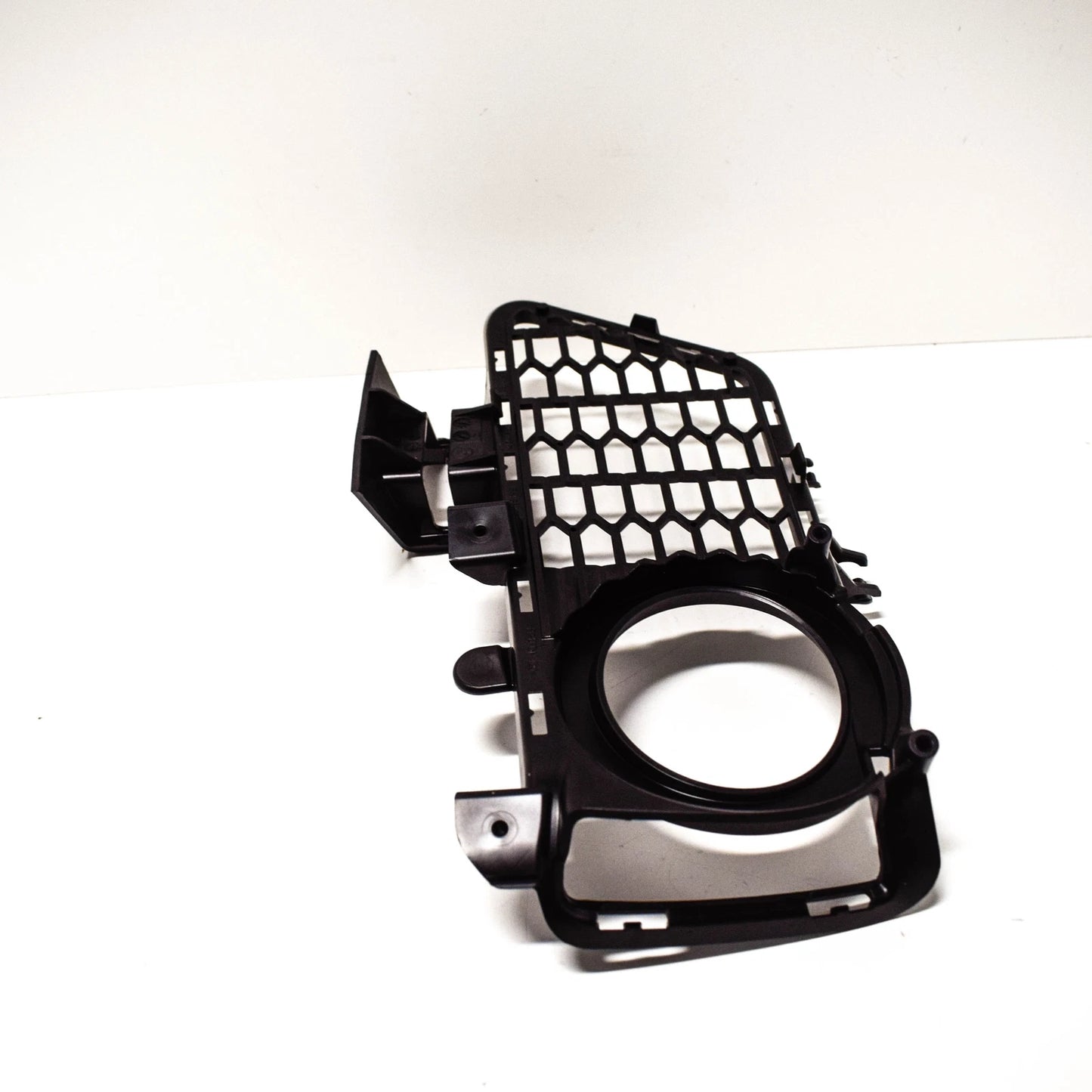 NEW BMW 3 F30 RIGHT FOG LIGHT GRILLE M SPORT 51118062632 8062632 2015 ORIGINAL