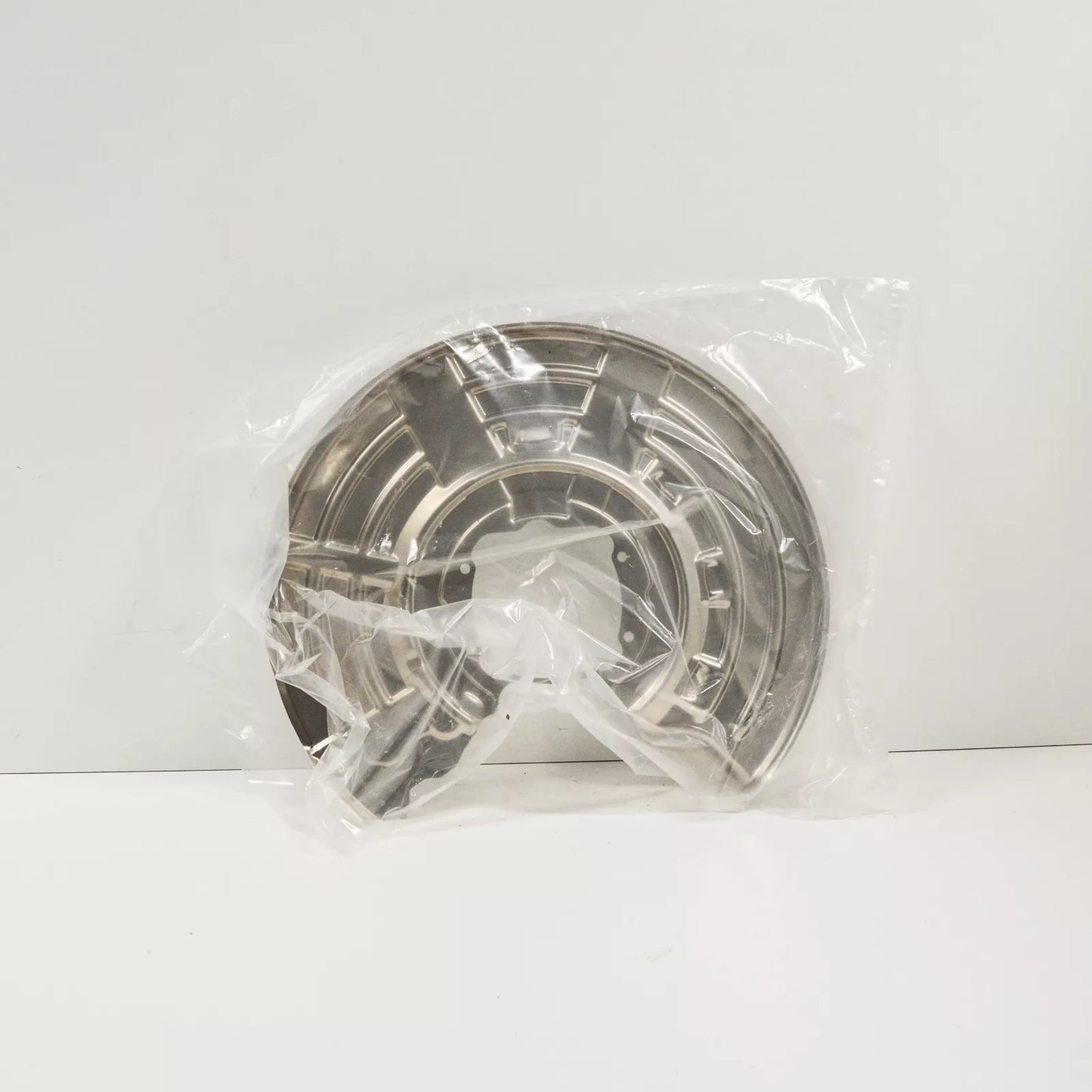 NEW BMW M2 COUPE F87 REAR RIGHT BRAKE PROTECTION PLATE 34208094318 ORIGINAL