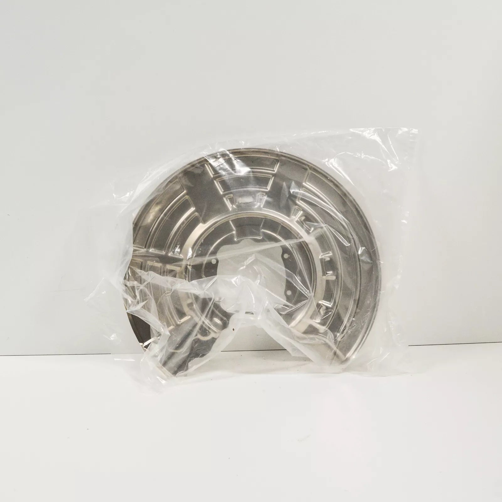 NEW BMW M2 COUPE F87 REAR RIGHT BRAKE PROTECTION PLATE 34208094318 ORIGINAL