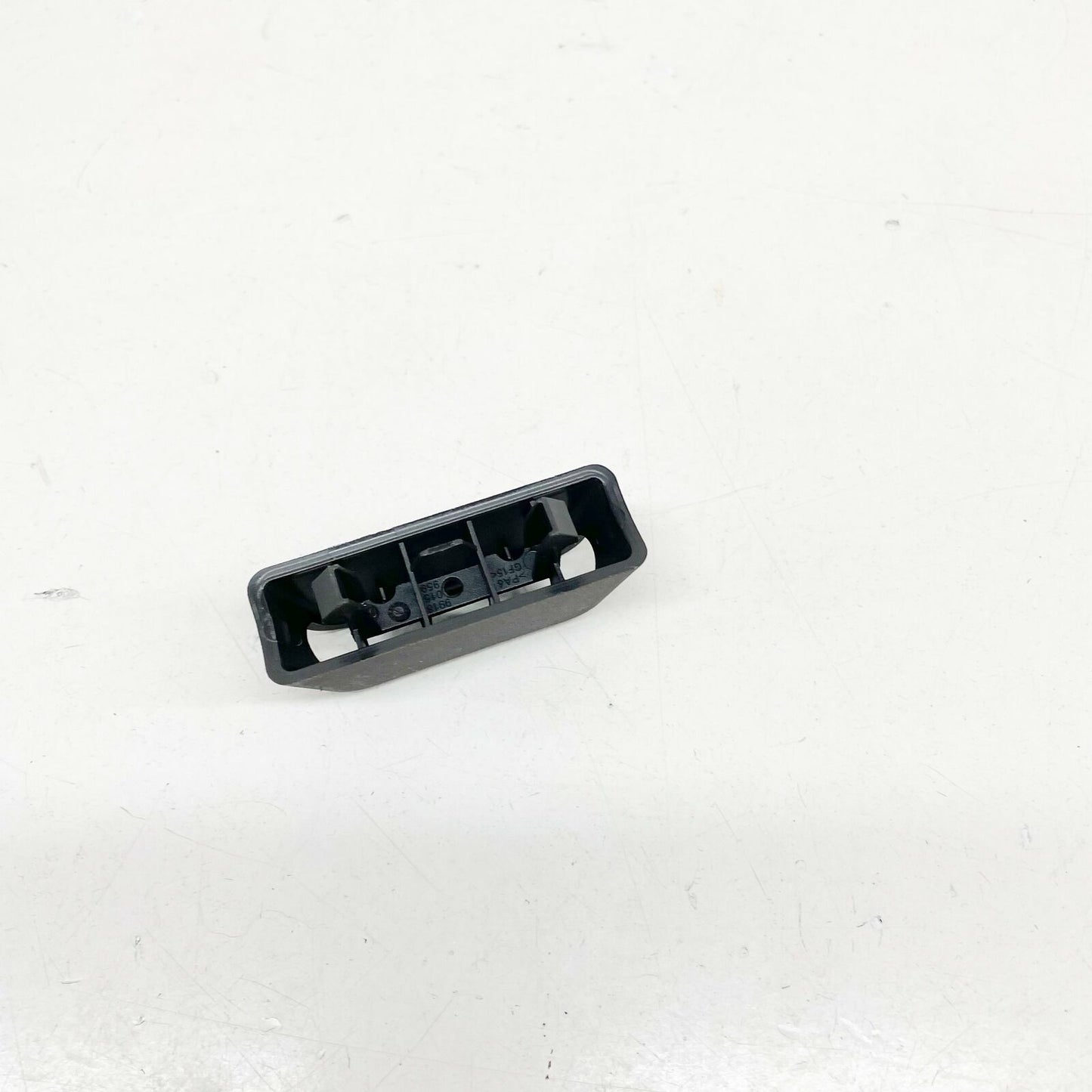 new ford mondeo mk5 estate load compartment trim centre clip 1891183 original