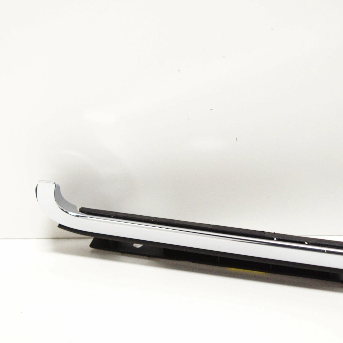 NEW MERCEDES-BENZ C W204 AMG FRONT BUMPER GRILLE UPPER TRIM A2048800983